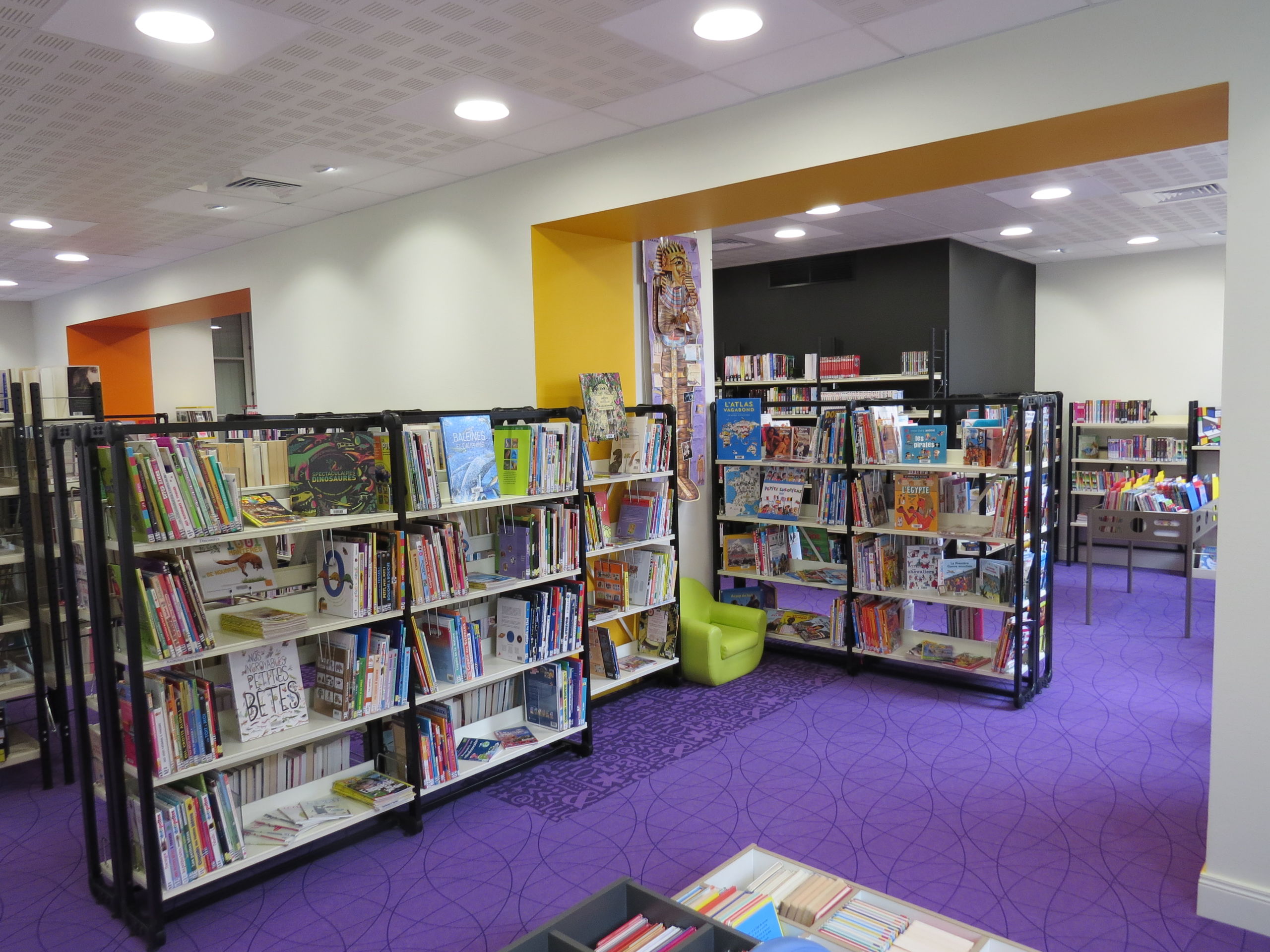 AMÉNAGEMENT DE LA MÉDIATHÈQUE DANS LE CHÂTEAU MAGUIER À THÉNAC