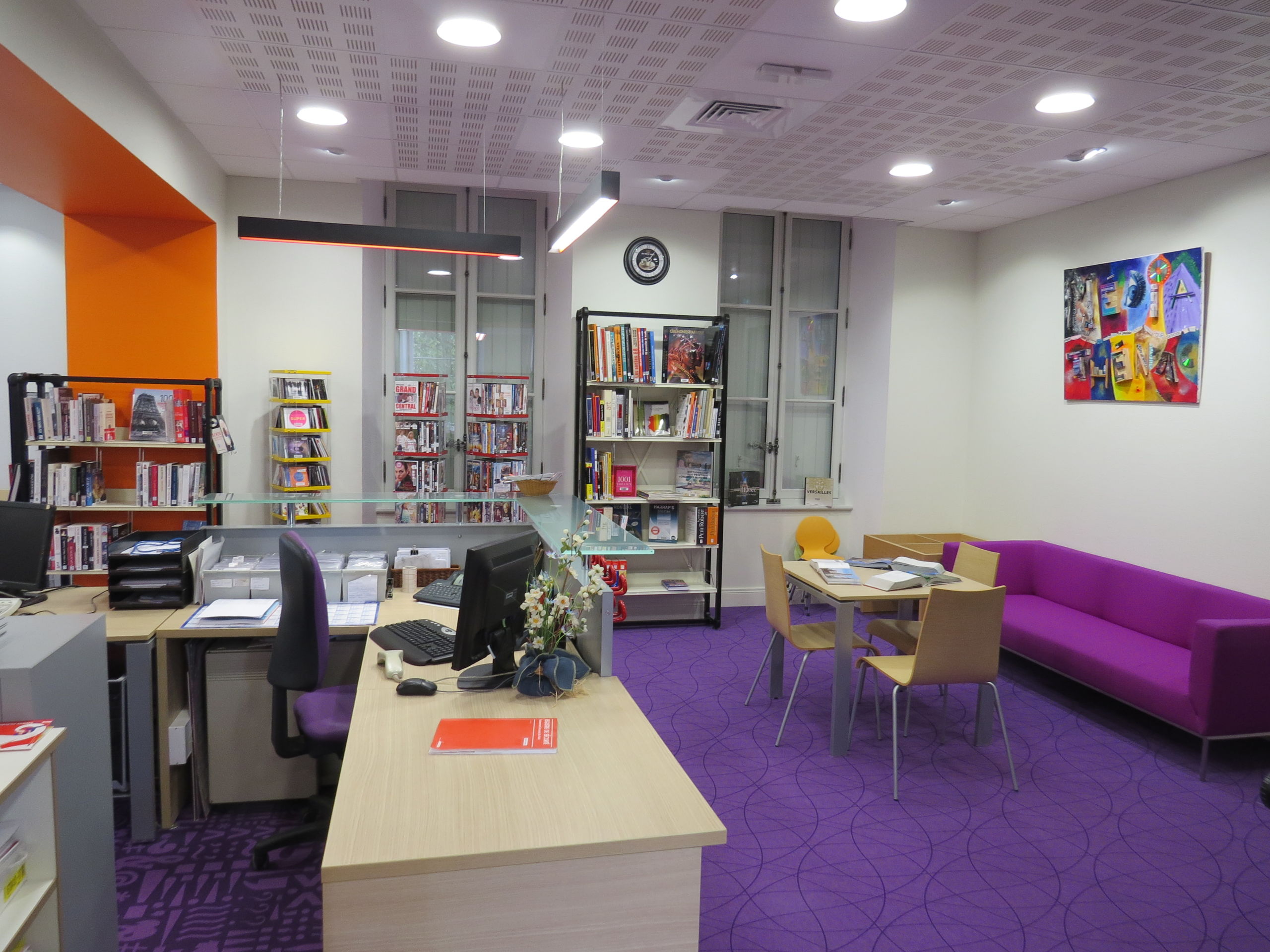 AMÉNAGEMENT DE LA MÉDIATHÈQUE DANS LE CHÂTEAU MAGUIER À THÉNAC