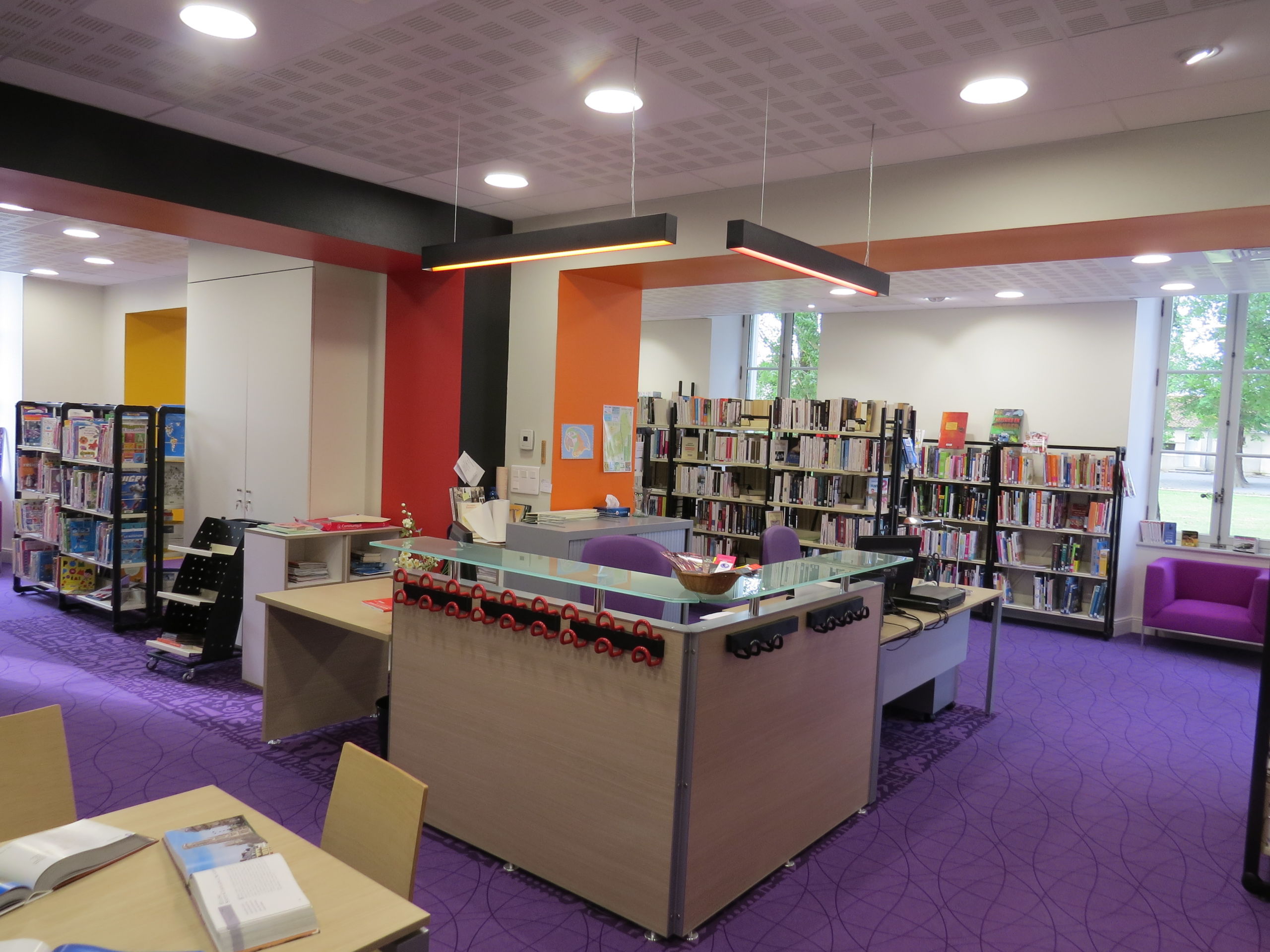 AMÉNAGEMENT DE LA MÉDIATHÈQUE DANS LE CHÂTEAU MAGUIER À THÉNAC