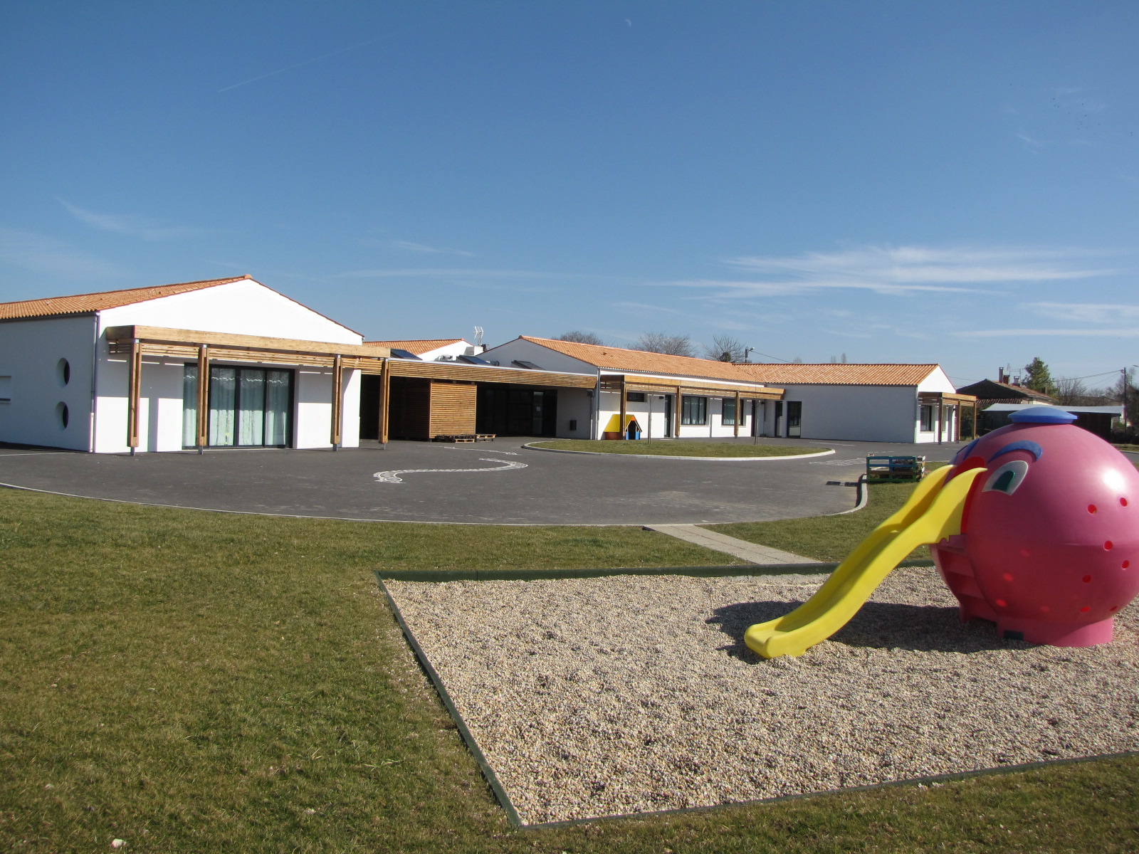 CONSTRUCTION D’UN GROUPE SCOLAIRE À NÉRÉ