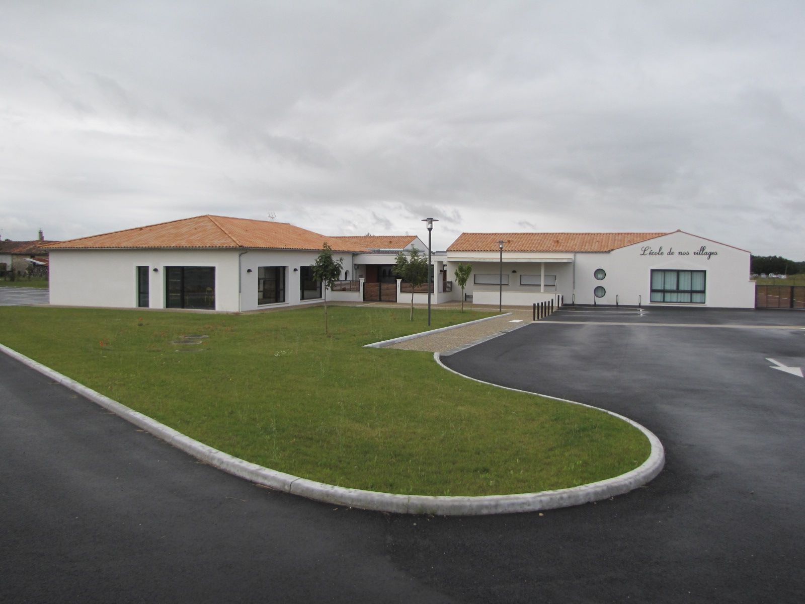 CONSTRUCTION D’UN GROUPE SCOLAIRE À NÉRÉ