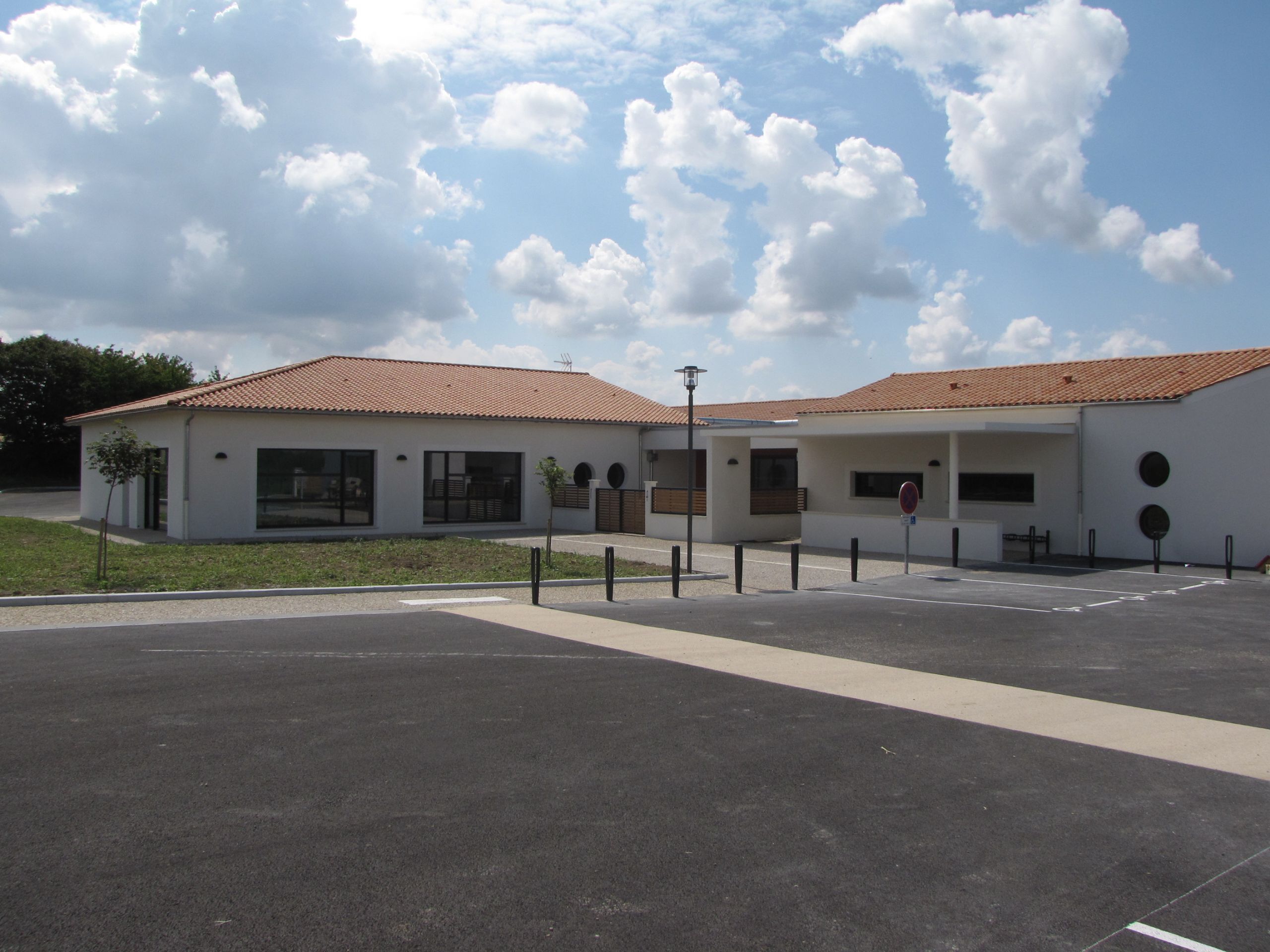 CONSTRUCTION D’UN GROUPE SCOLAIRE À NÉRÉ