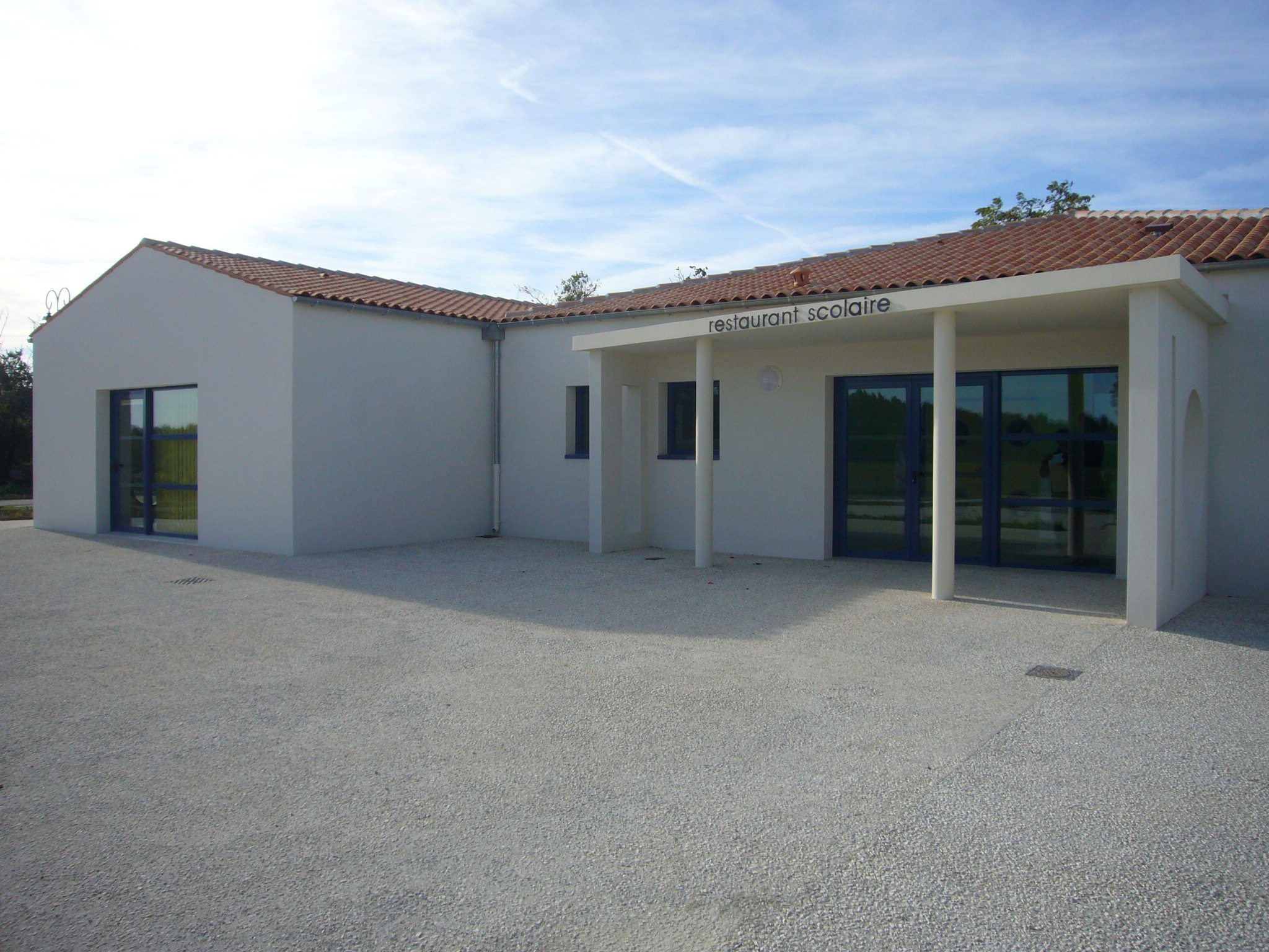 CONSTRUCTION D’UN RESTAURANT SCOLAIRE À ST ROMAIN DE BENET