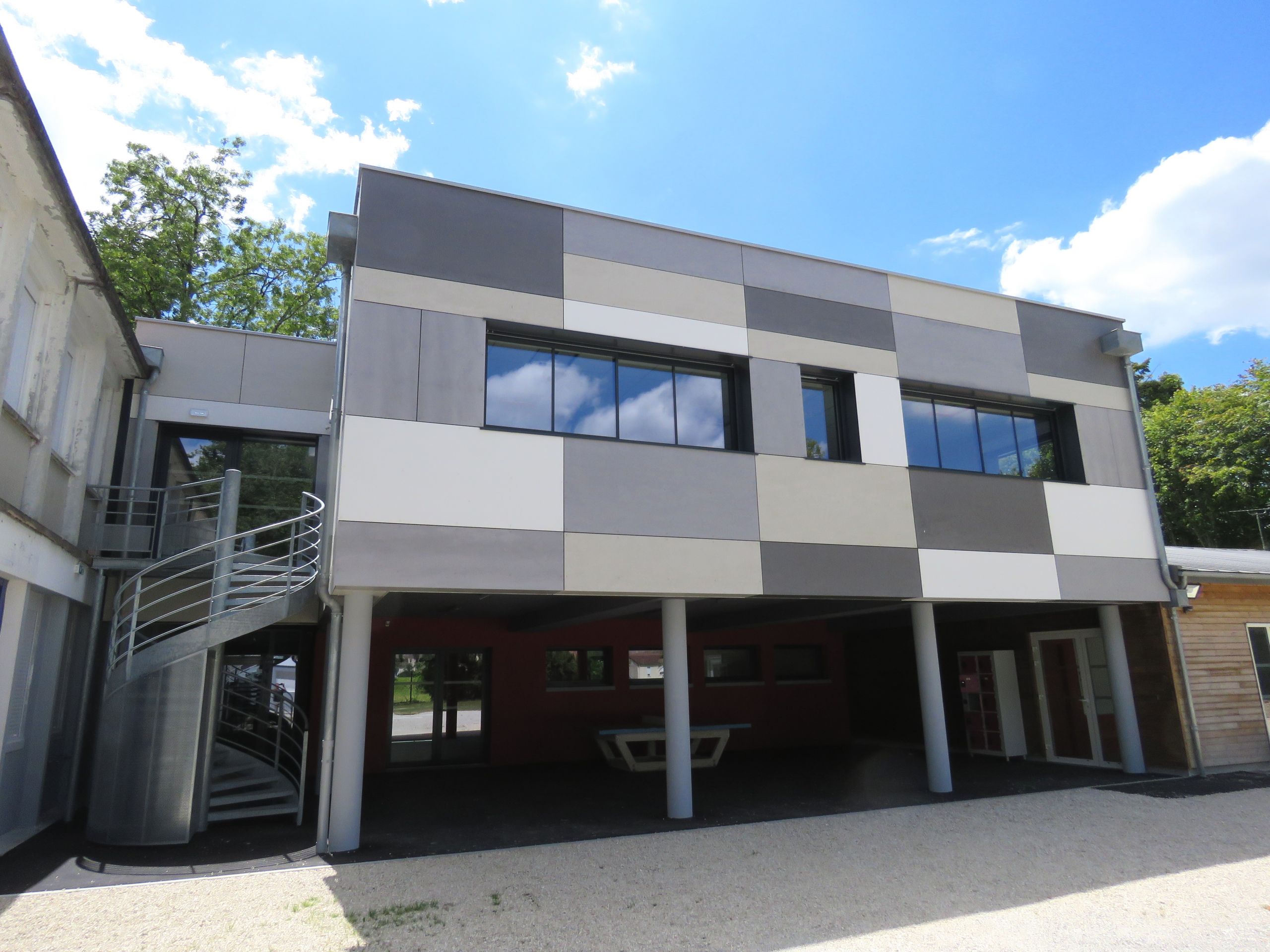 EXTENSION DU LYCÉE NOTRE DAME DE RECOUVRANCE À SAINTES