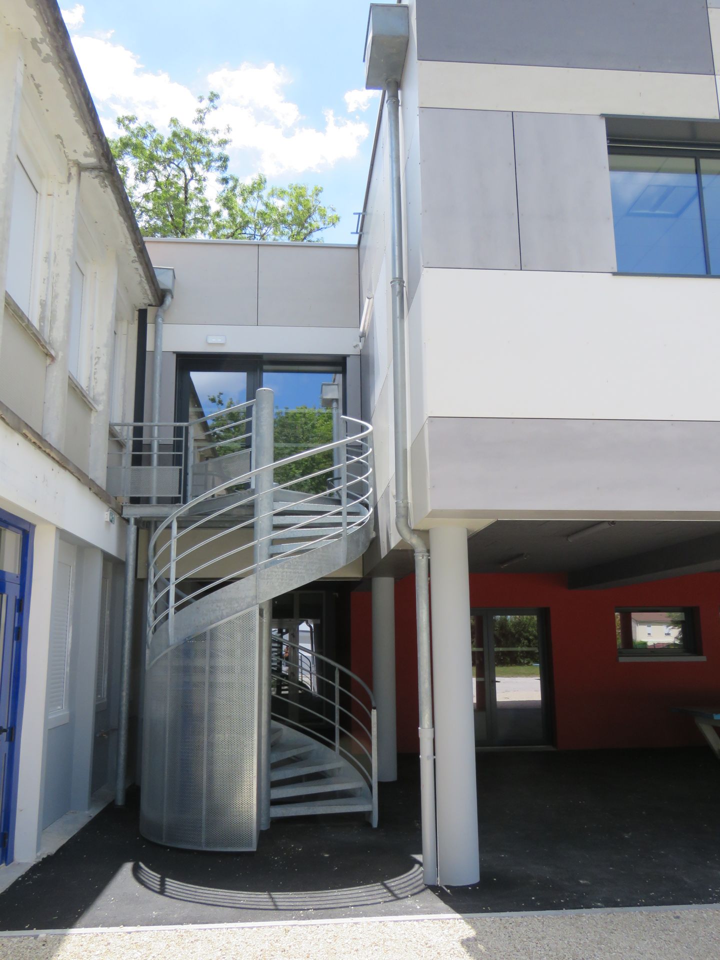 EXTENSION DU LYCÉE NOTRE DAME DE RECOUVRANCE À SAINTES