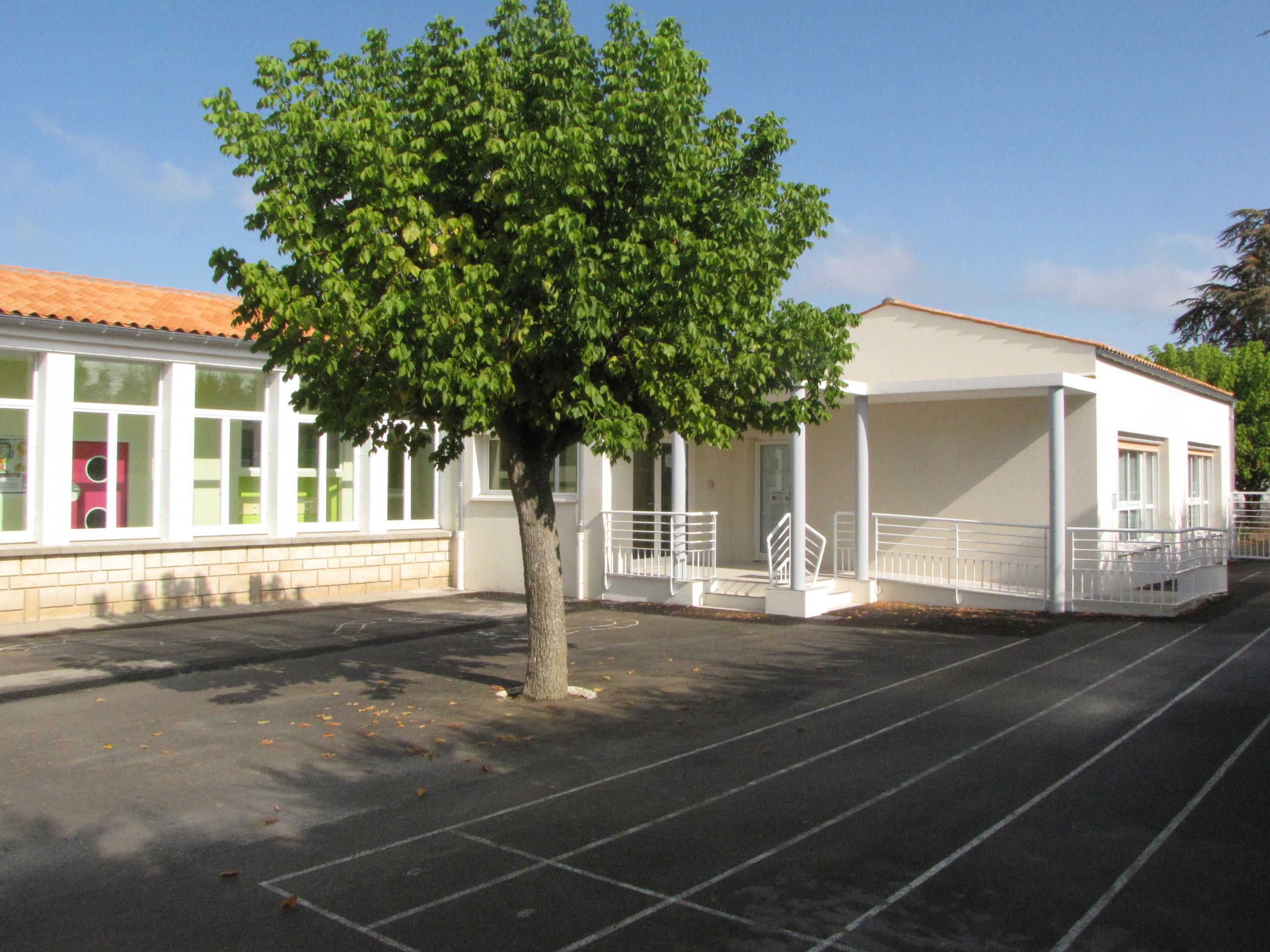 EXTENSION & RESTRUCTURATION DE L’ÉCOLE MATERNELLE À MONTPELLIER DE MÉDILLAN
