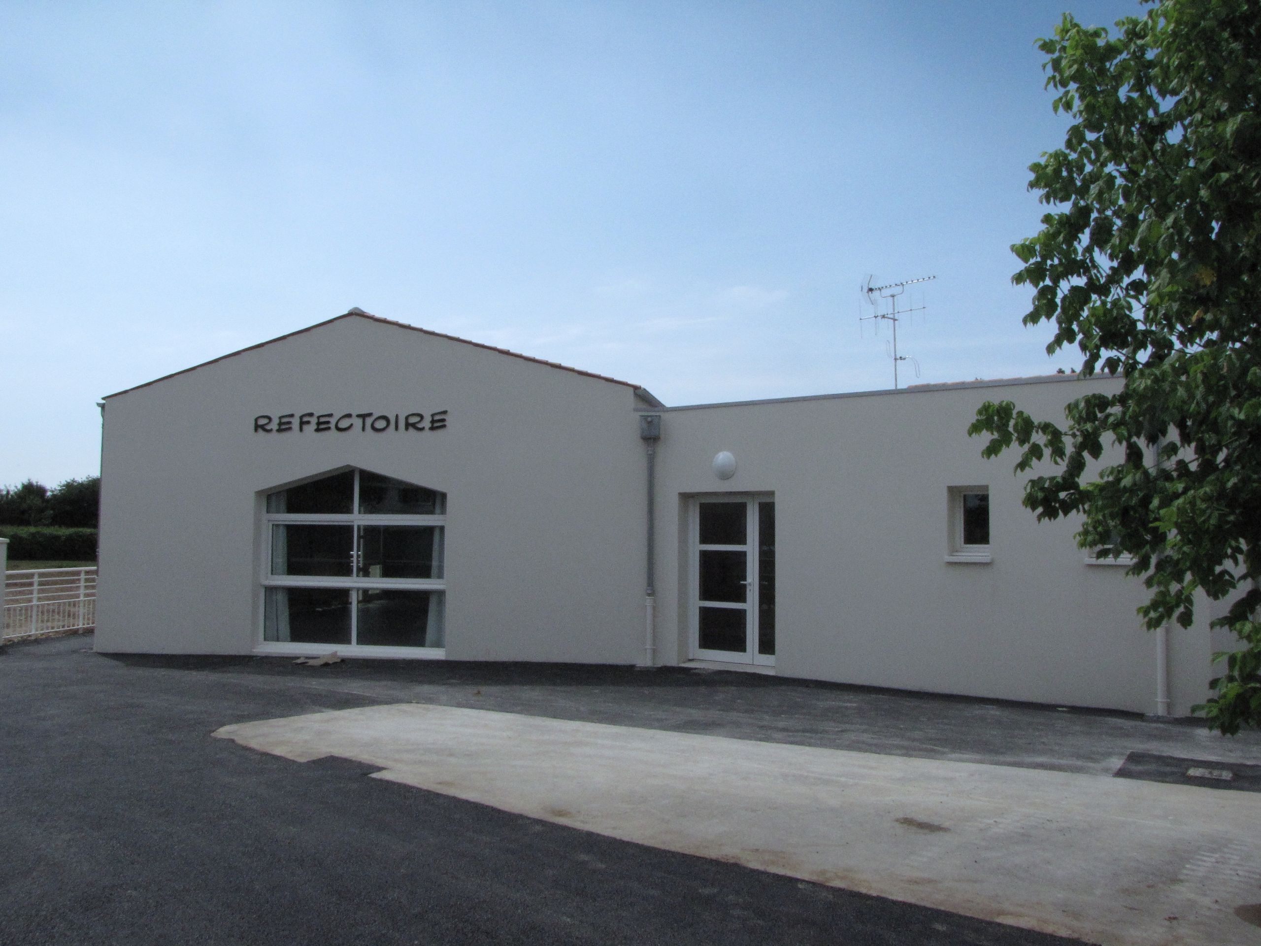 EXTENSION & RESTRUCTURATION DE L’ÉCOLE MATERNELLE À MONTPELLIER DE MÉDILLAN