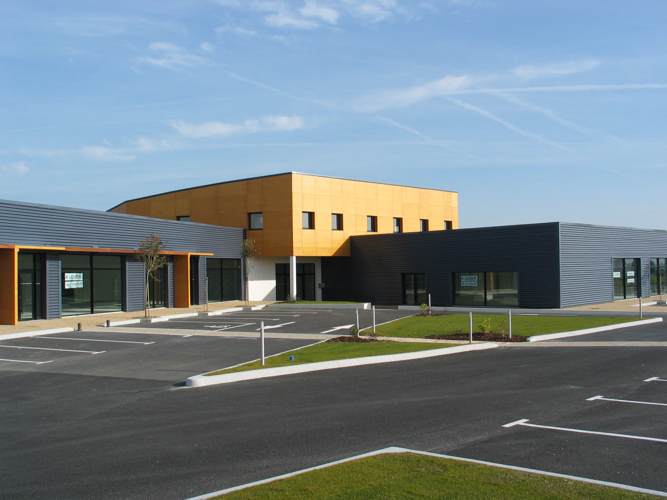 CONSTRUCTION D’UN BÂTIMENT COMMERCIAL LES GONDS