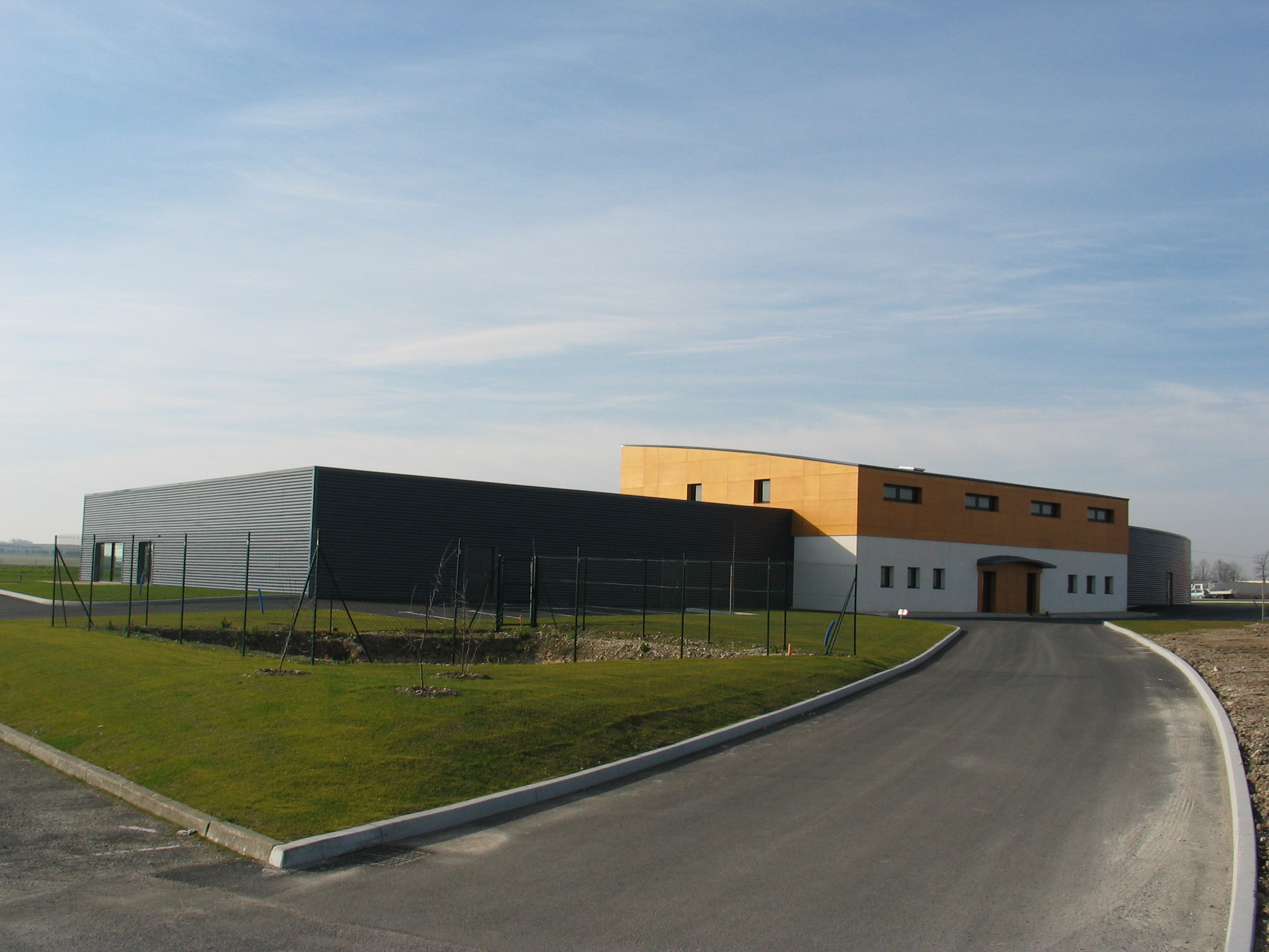 CONSTRUCTION D’UN BÂTIMENT COMMERCIAL LES GONDS