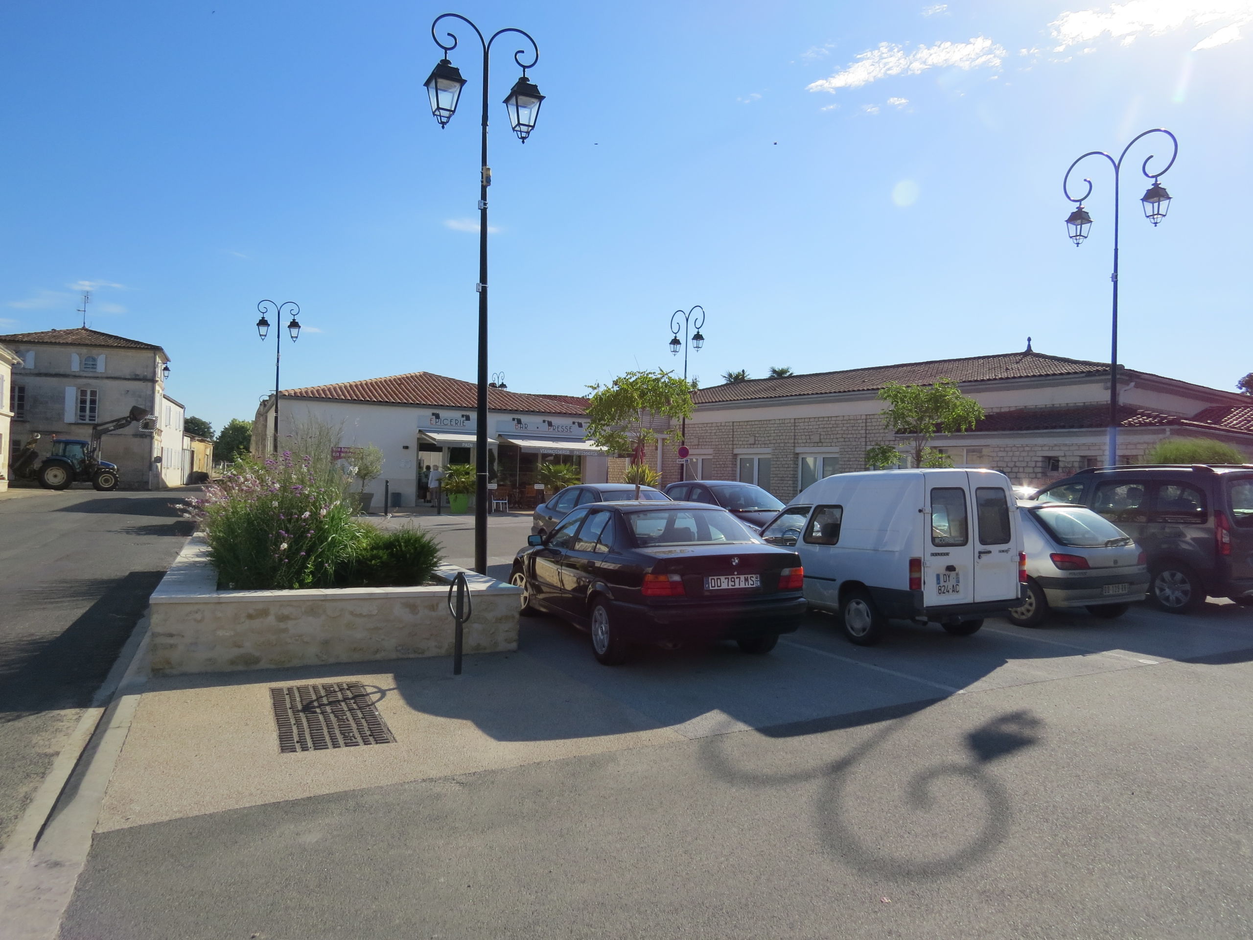 CONSTRUCTION D’UN COMMERCE MULTISERVICES À RIOUX