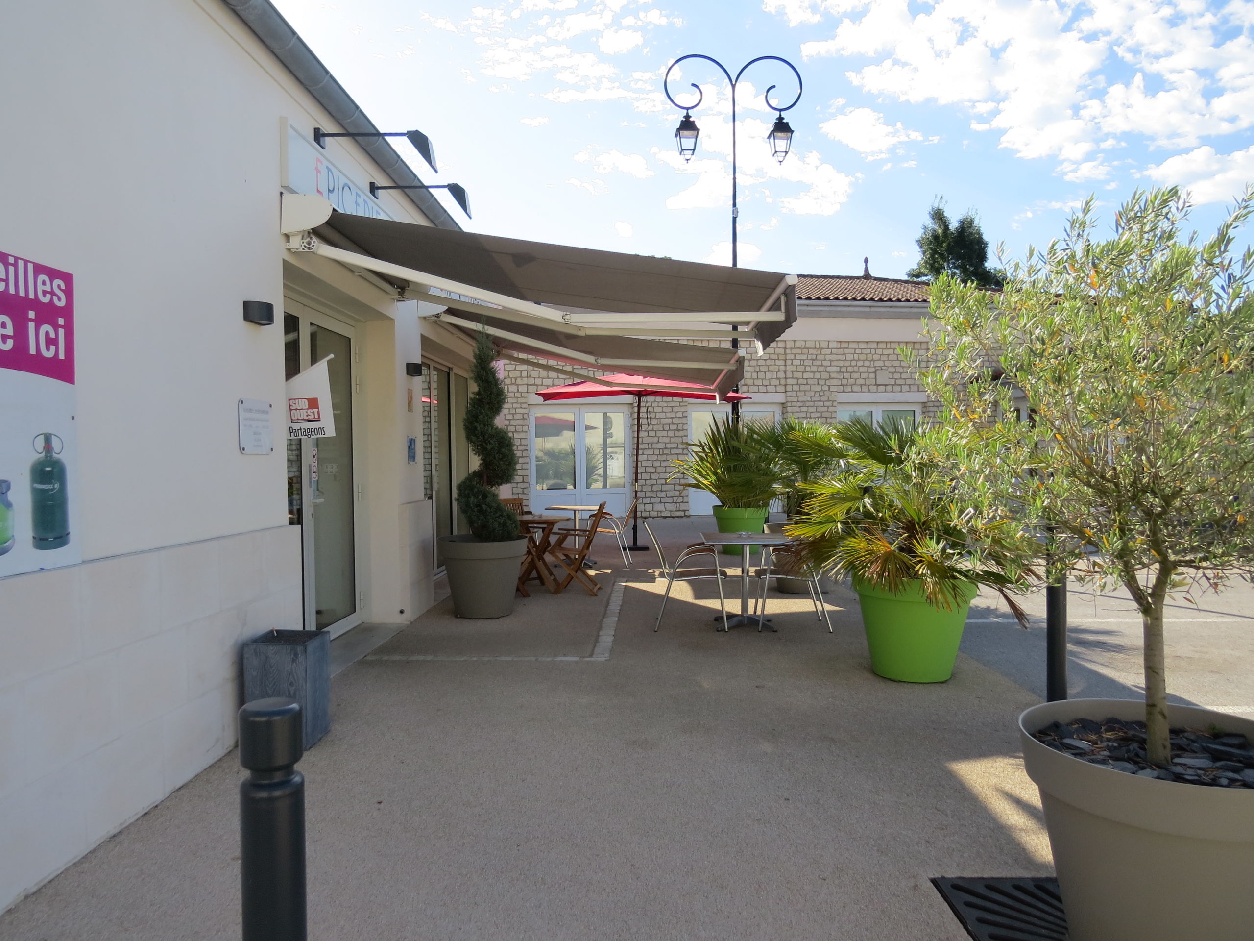 CONSTRUCTION D’UN COMMERCE MULTISERVICES À RIOUX