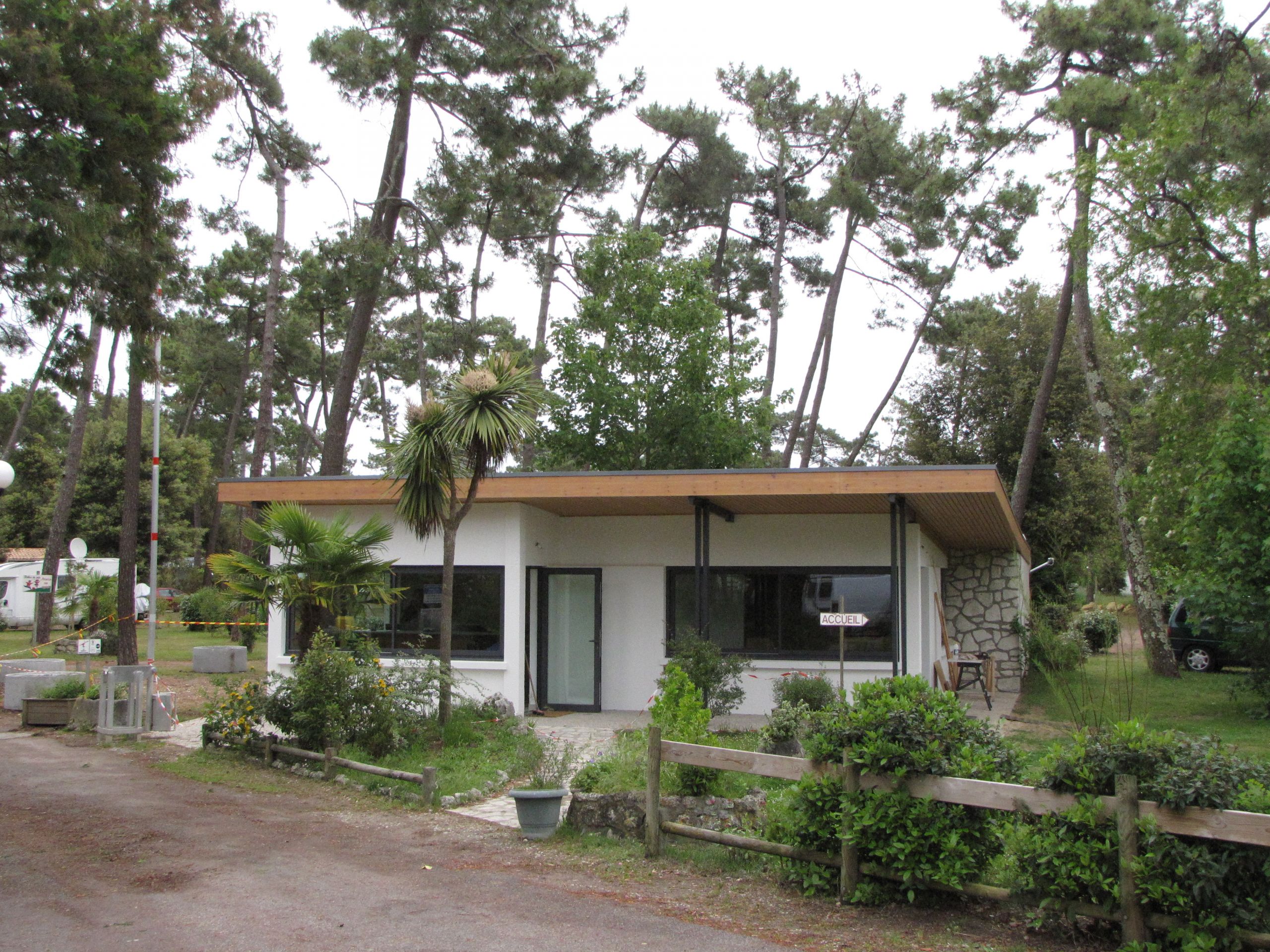 RÉNOVATION DU BÂTIMENT ACCUEIL D’UN CAMPING À LA PALMYRE