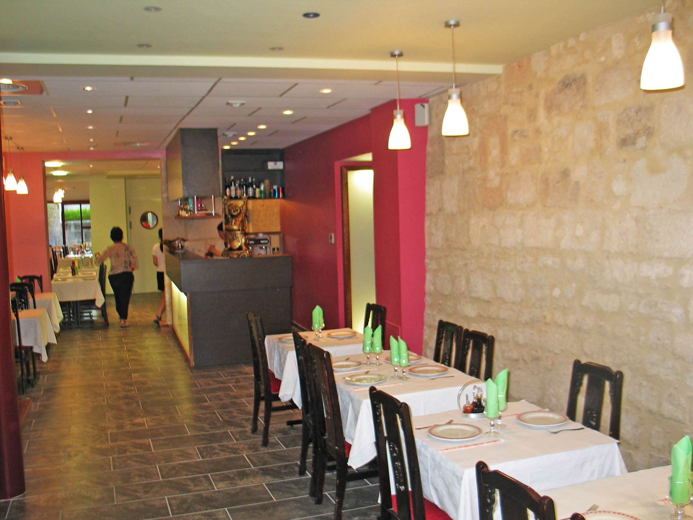 RÉNOVATION D’UN RESTAURANT À SAINTES