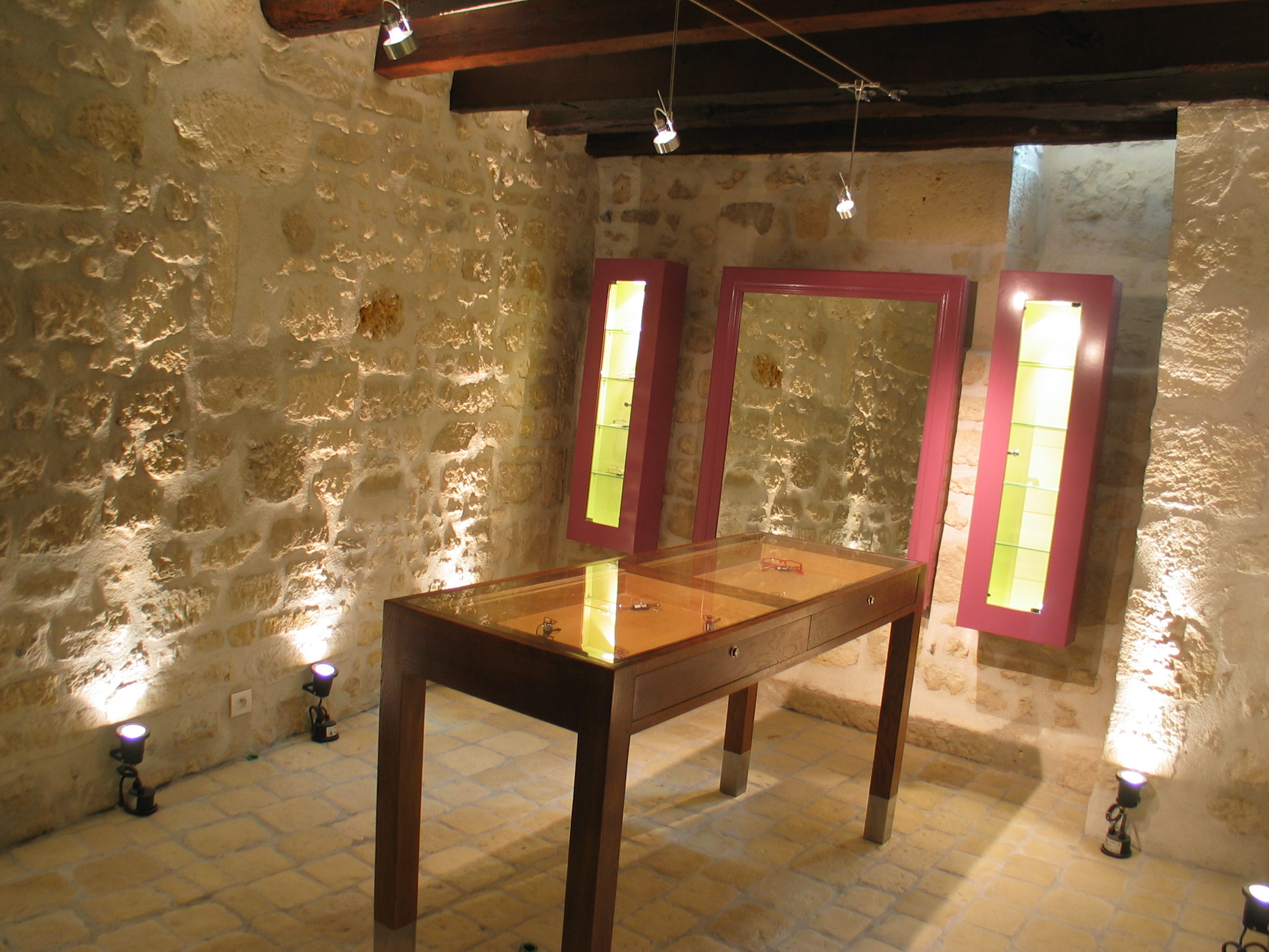 RESTRUCTURATION D’UNE BIJOUTERIE EN MAGASIN D’OPTIQUE – SAINTES