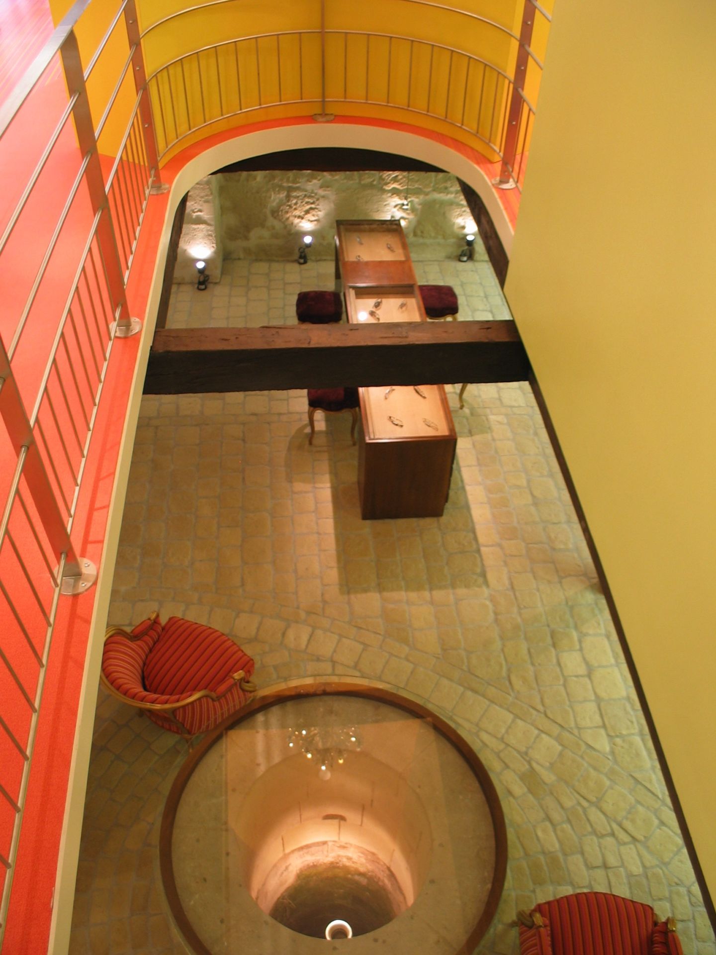 RESTRUCTURATION D’UNE BIJOUTERIE EN MAGASIN D’OPTIQUE – SAINTES