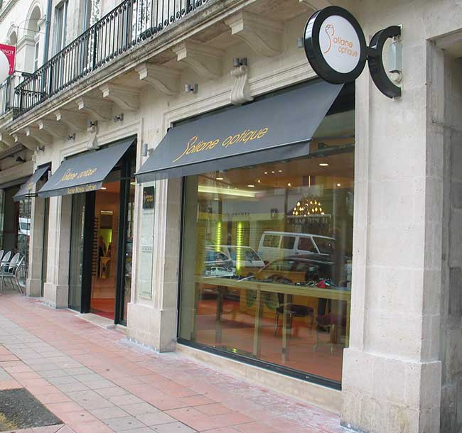 RESTRUCTURATION D’UNE BIJOUTERIE EN MAGASIN D’OPTIQUE – SAINTES