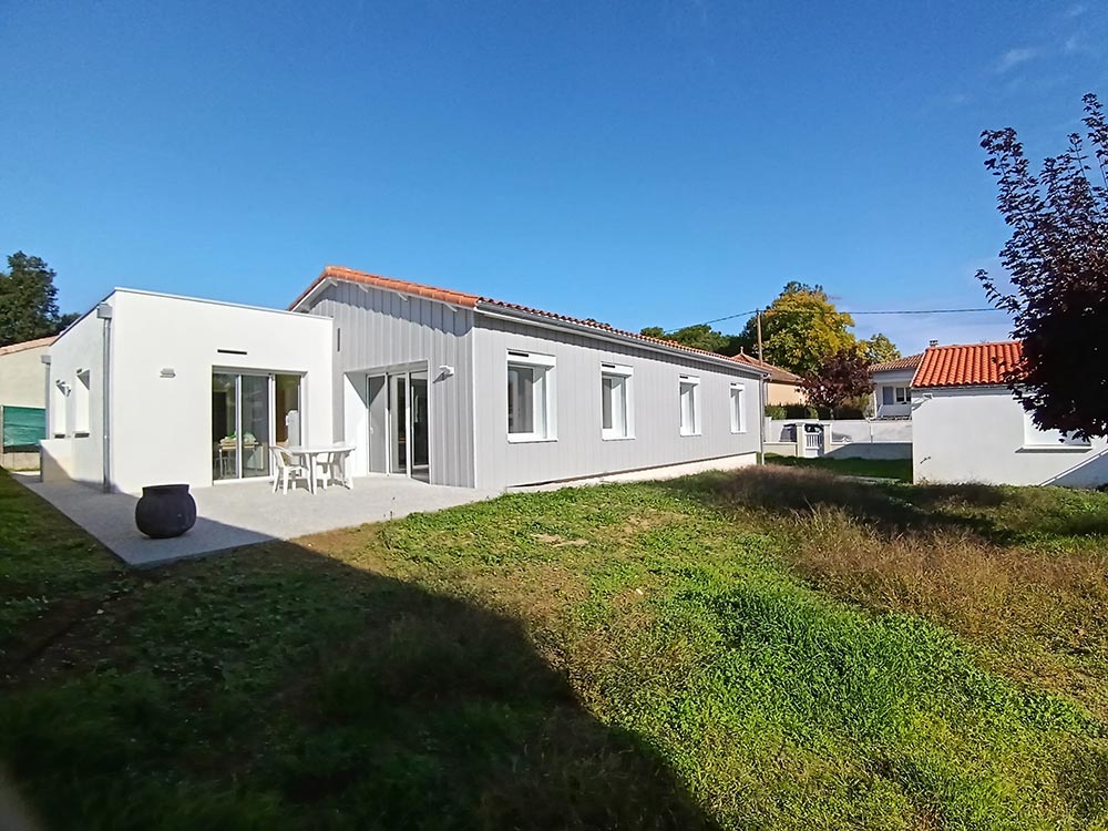 Extension et rénovation de la maison «Sansonnette» à MESCHERS