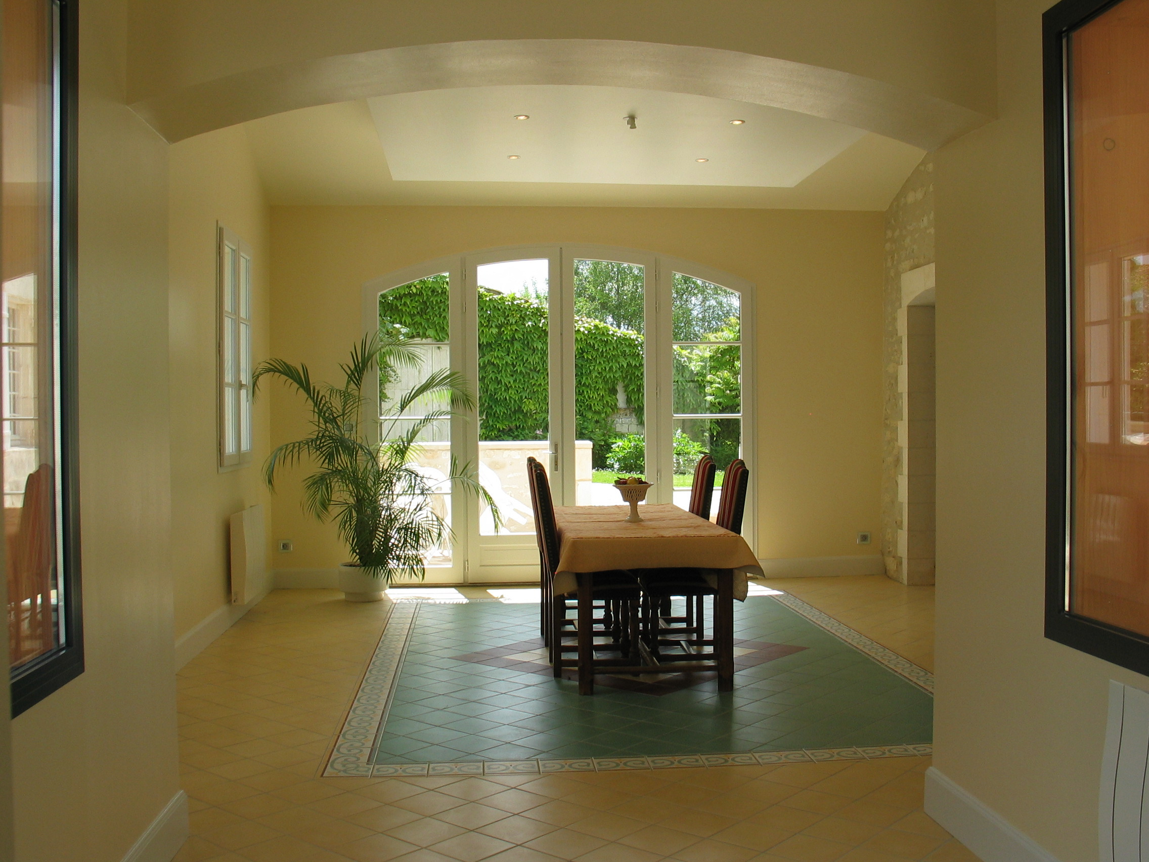 RÉHABILITATION D’UNE GRANGE, COUVERTURE D’UNE PISCINE