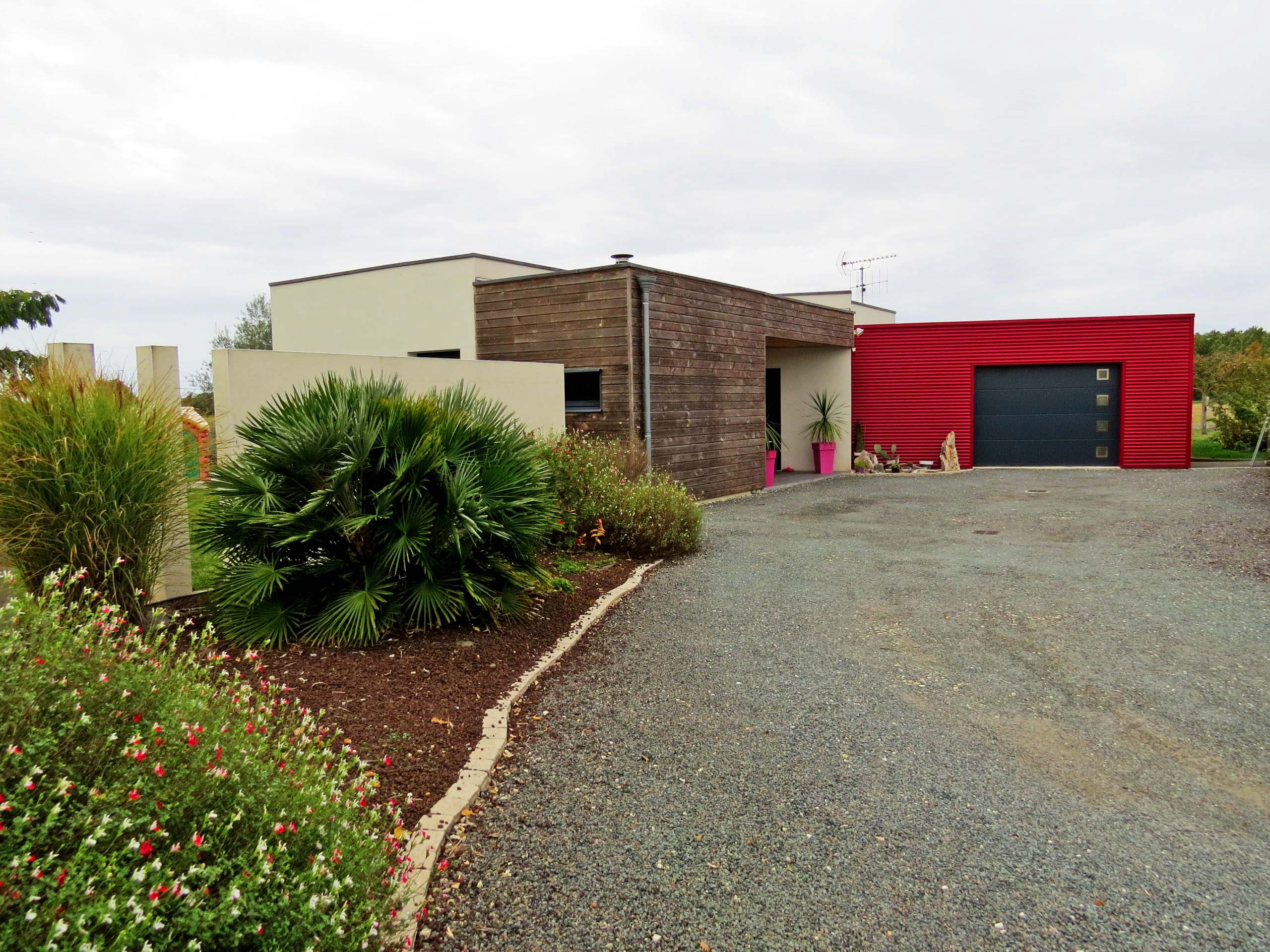 MAISON CONTEMPORAINE LES GONDS