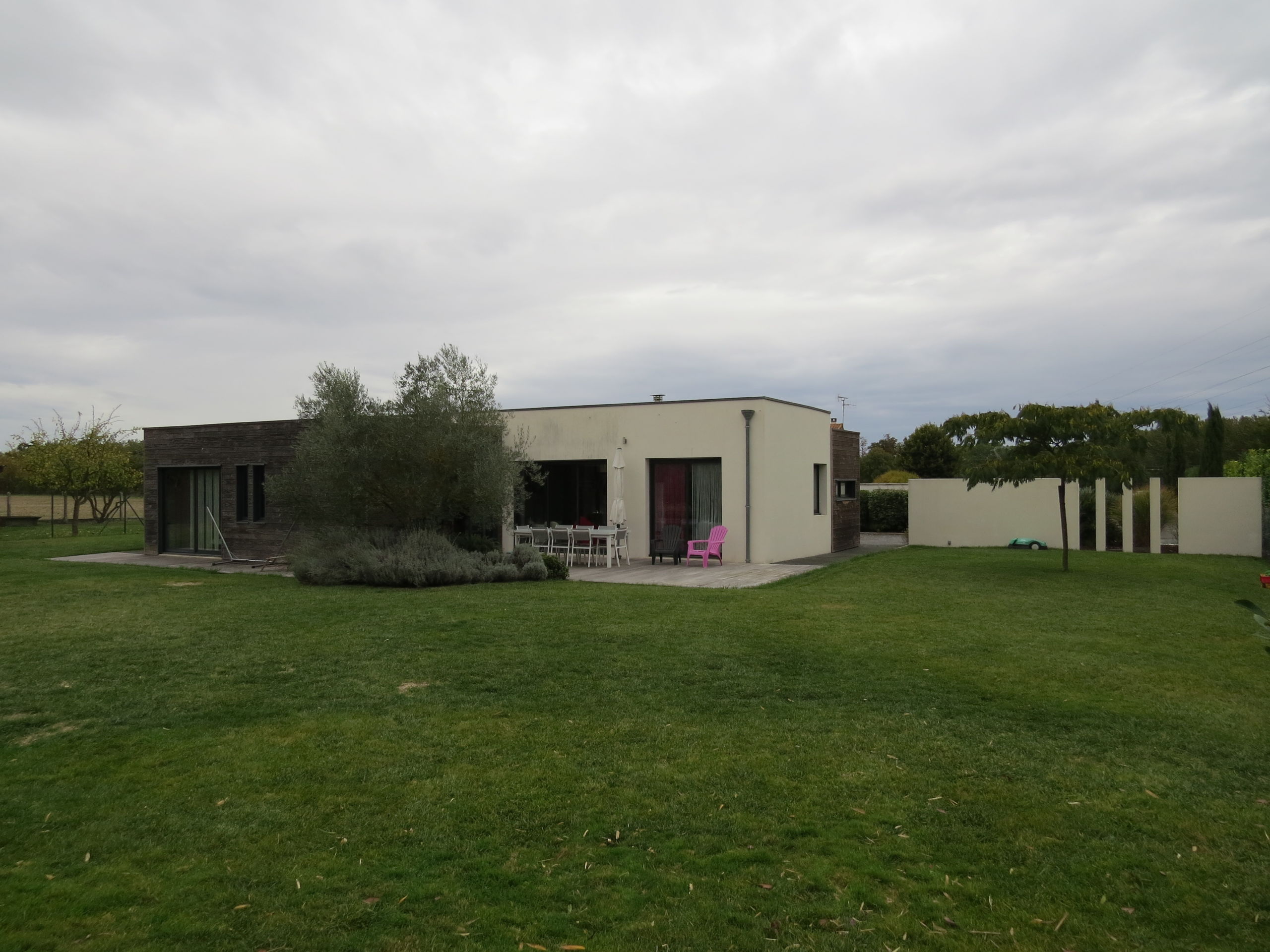 MAISON CONTEMPORAINE LES GONDS