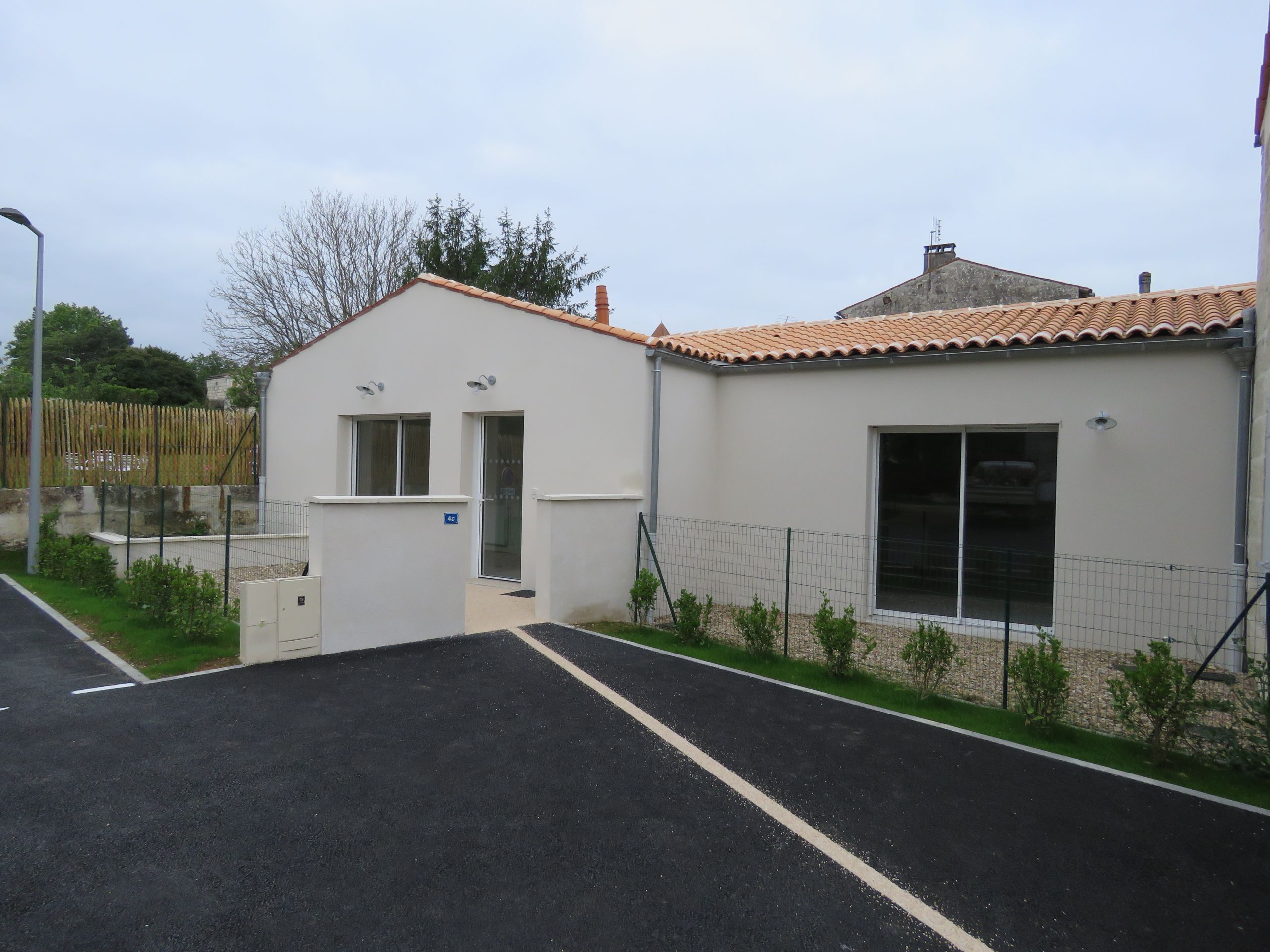 RÉHABILITATION D’UN ENSEMBLE IMMOBILIER POUR Y CRÉER 8 LOGEMENTS LOCATIFS SOCIAUX