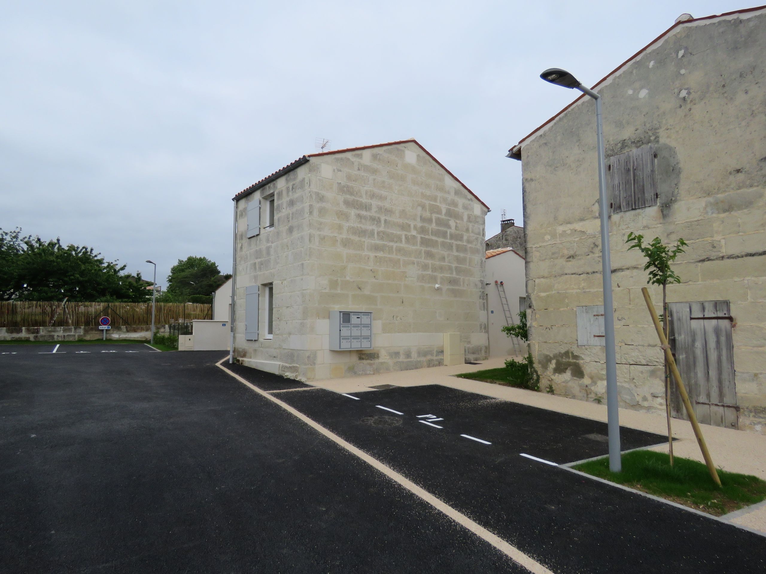 RÉHABILITATION D’UN ENSEMBLE IMMOBILIER POUR Y CRÉER 8 LOGEMENTS LOCATIFS SOCIAUX