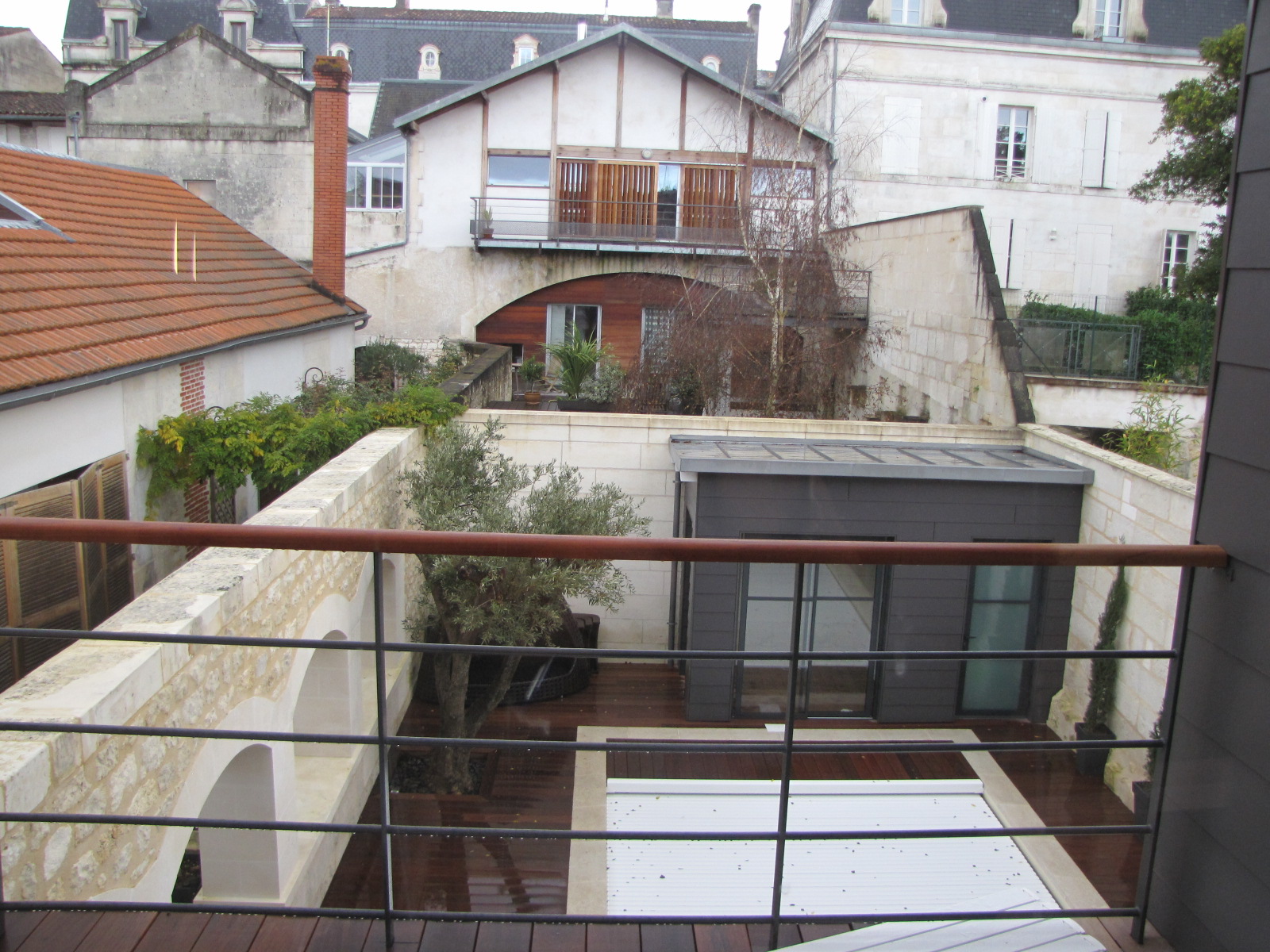 RÉHABILITATION D’UNE DISTILLERIE EN LOFT – SAINTES