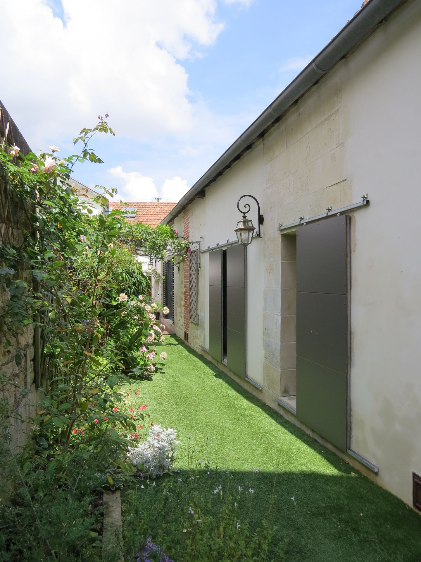 RÉHABILITATION D’UNE DISTILLERIE EN LOFT – SAINTES