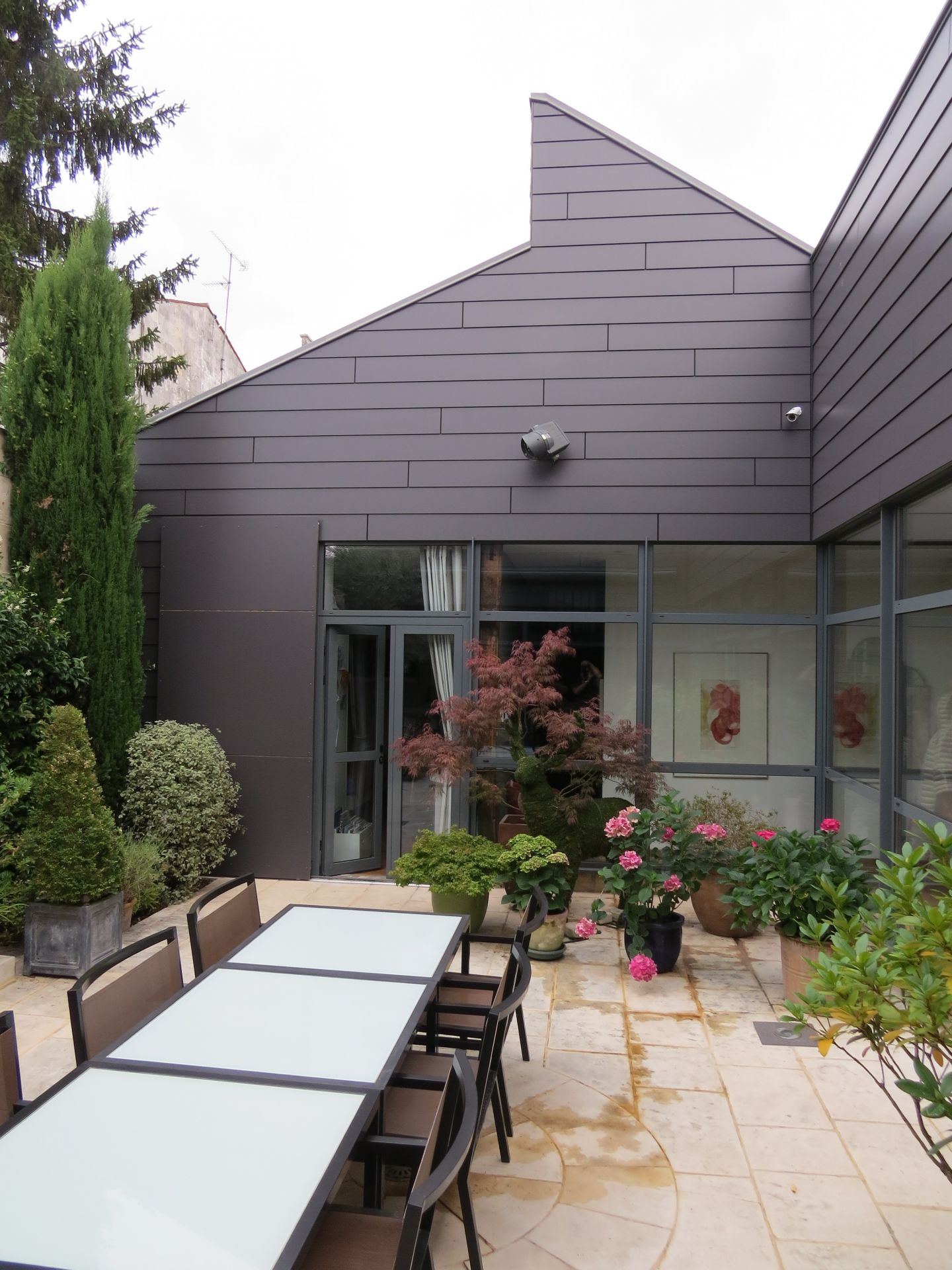 RÉHABILITATION D’UNE DISTILLERIE EN LOFT – SAINTES