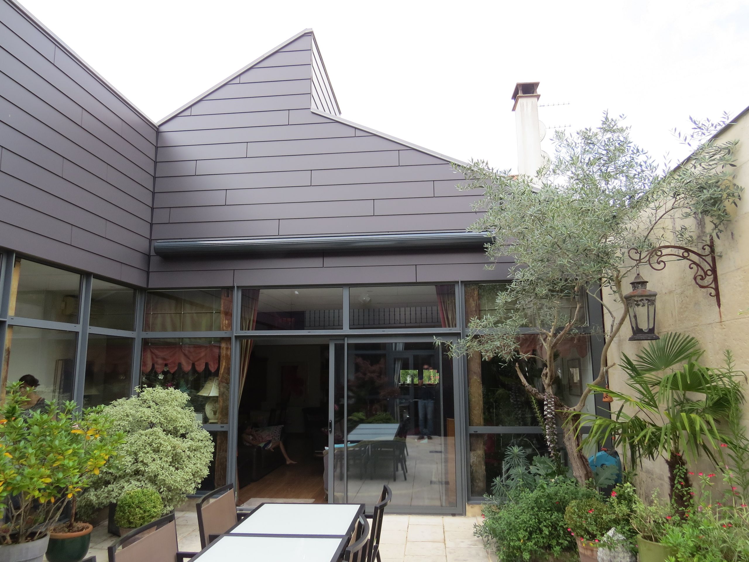 RÉHABILITATION D’UNE DISTILLERIE EN LOFT – SAINTES