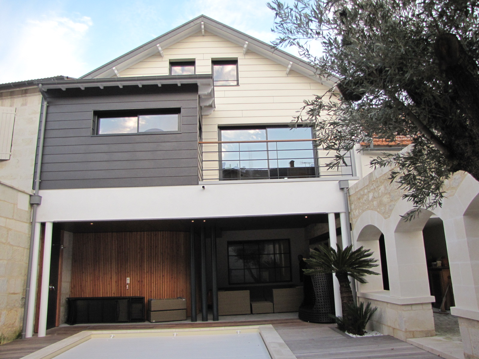 RÉHABILITATION D’UNE DISTILLERIE EN LOFT – SAINTES