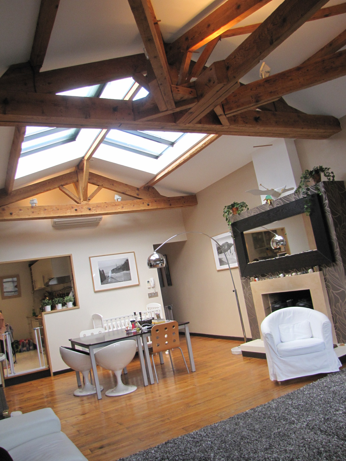 RÉHABILITATION D’UN ENTREPÔT DE MEUBLES EN LOFT SAINTES