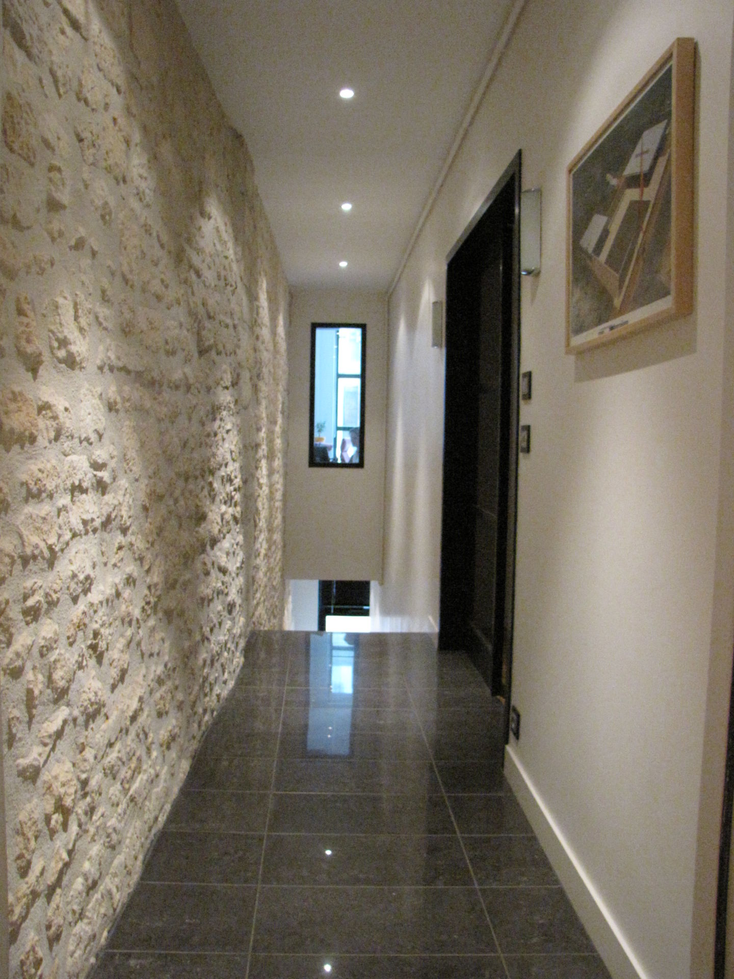 RÉHABILITATION D’UN ENTREPÔT DE MEUBLES EN LOFT SAINTES