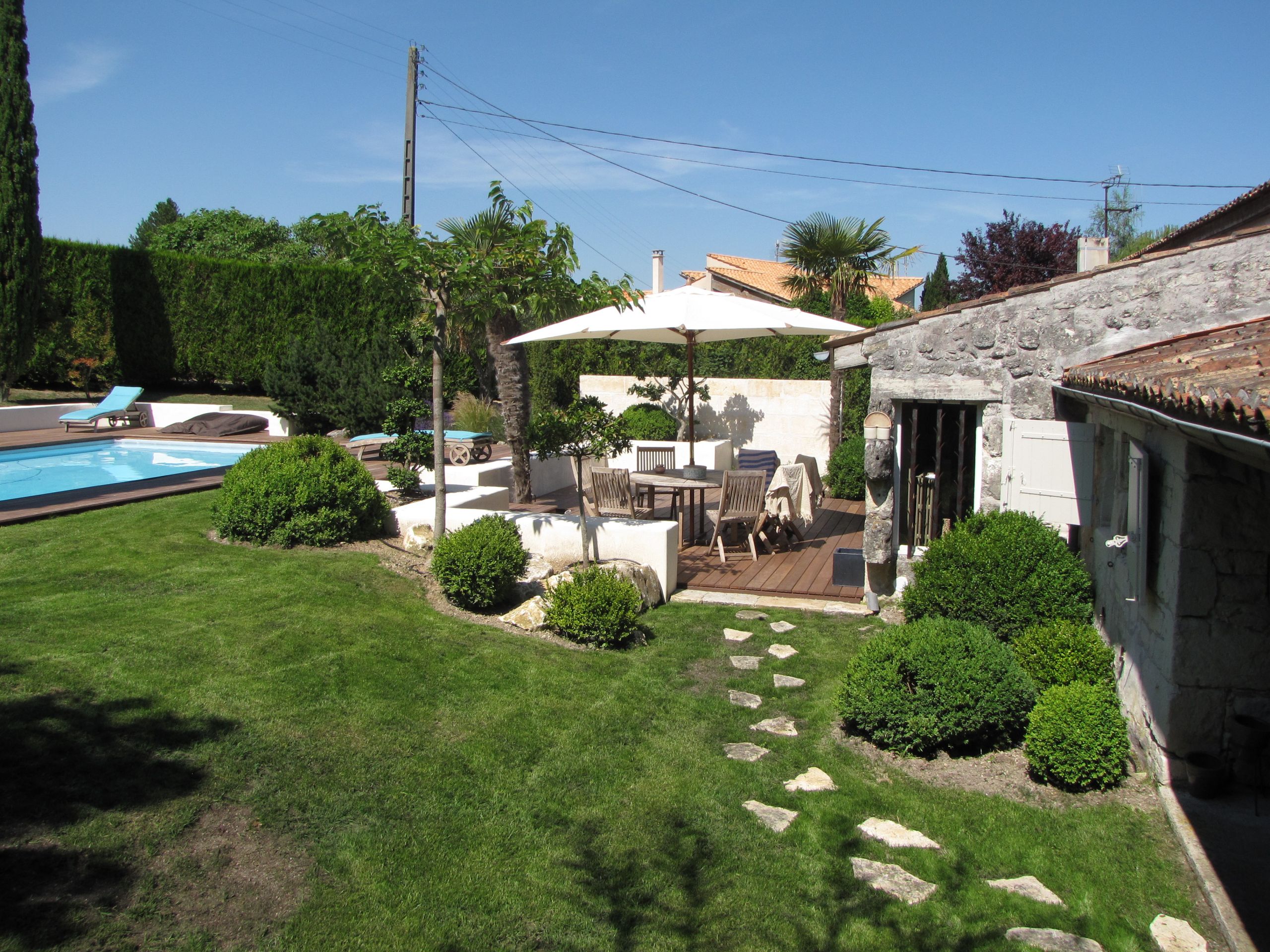 RÉNOVATION CONTEMPORAINE D’UNE MAISON CHARENTAISE À SAINTES