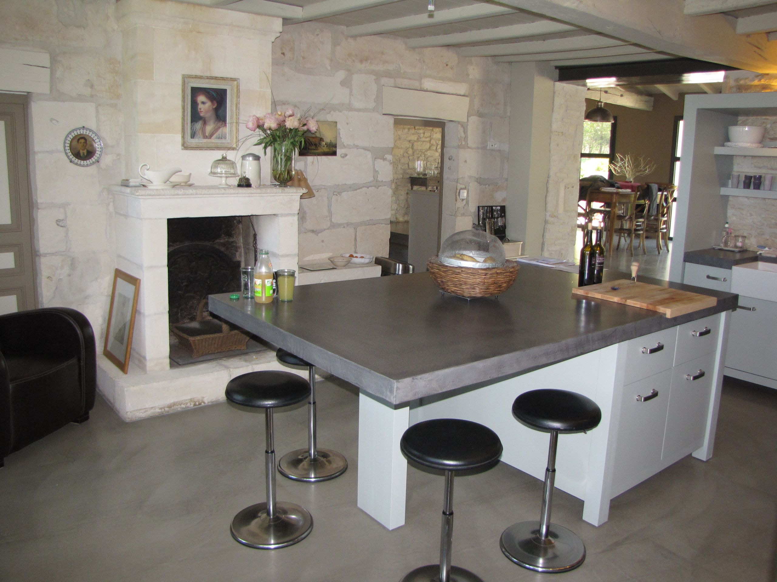 RÉNOVATION CONTEMPORAINE D’UNE MAISON CHARENTAISE À SAINTES