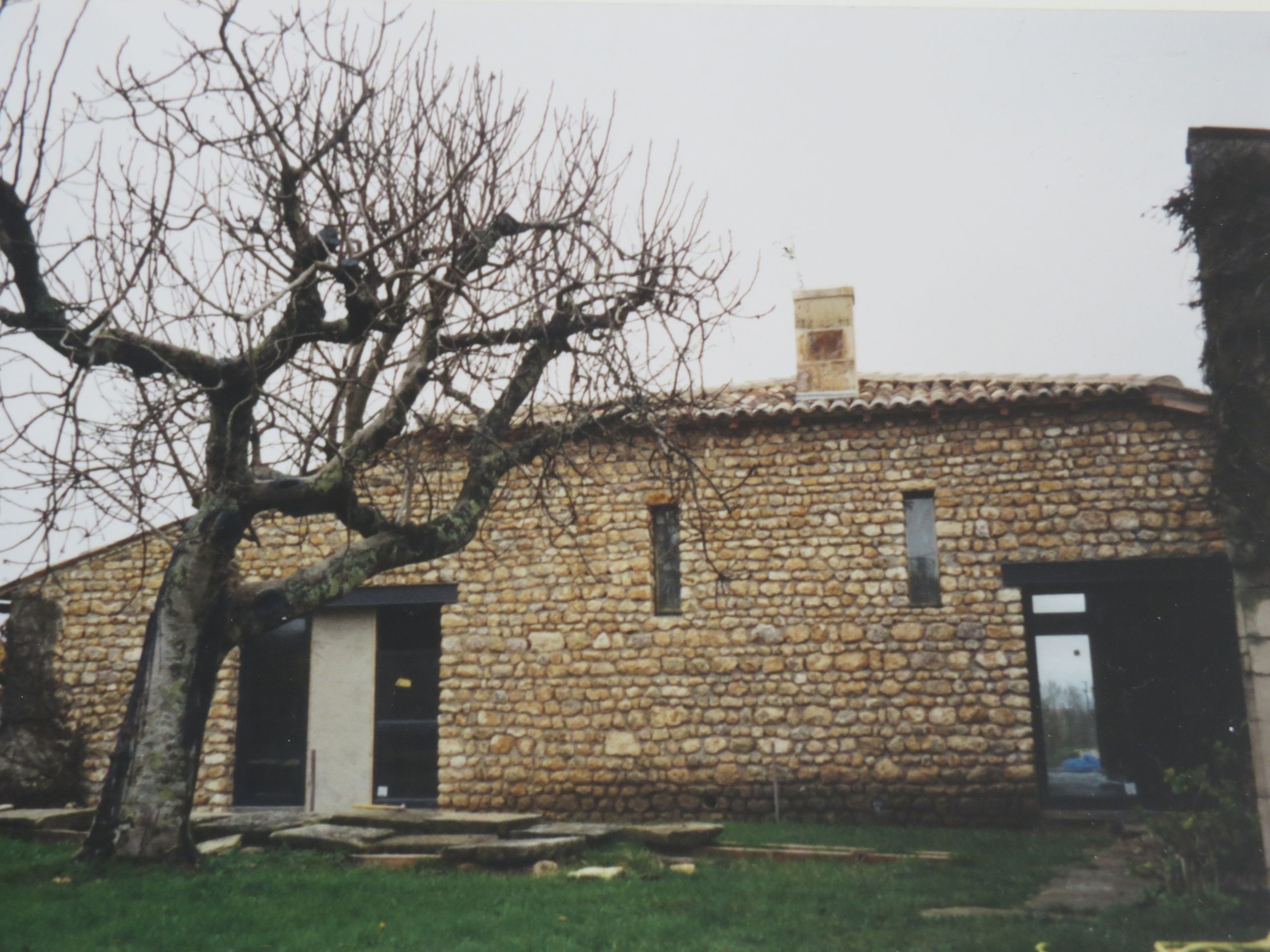 RÉNOVATION D’UNE GRANGE EN LOFT À ST THOMAS DE CONAC