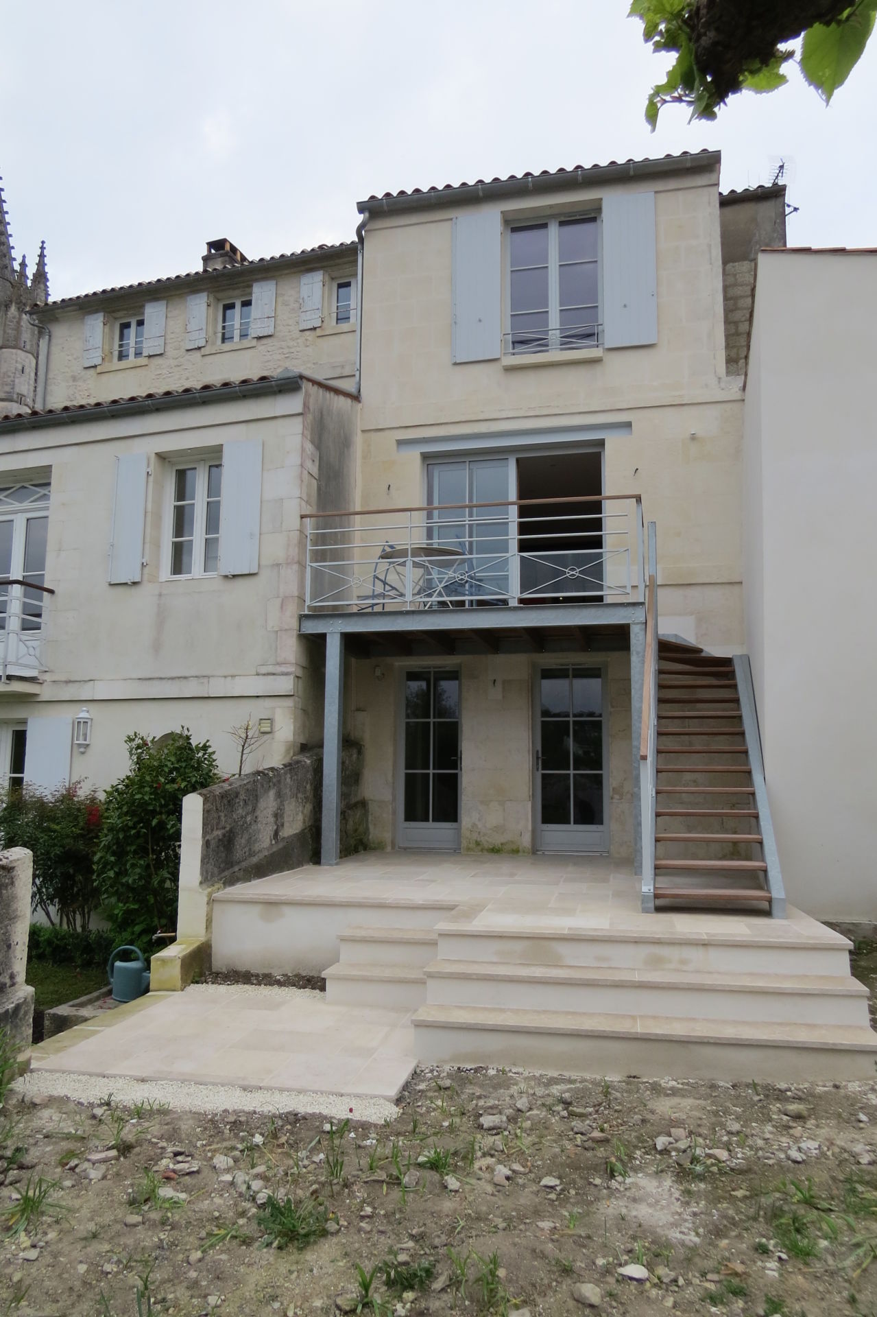 RÉNOVATION & LIAISON DE 2 MAISONS DE VILLE SAINTES