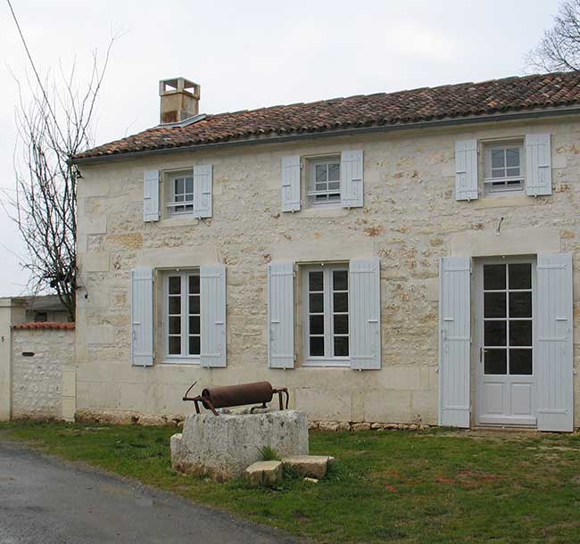 RÉNOVATION D’UNE MAISON CHARENTAISE PLASSAY
