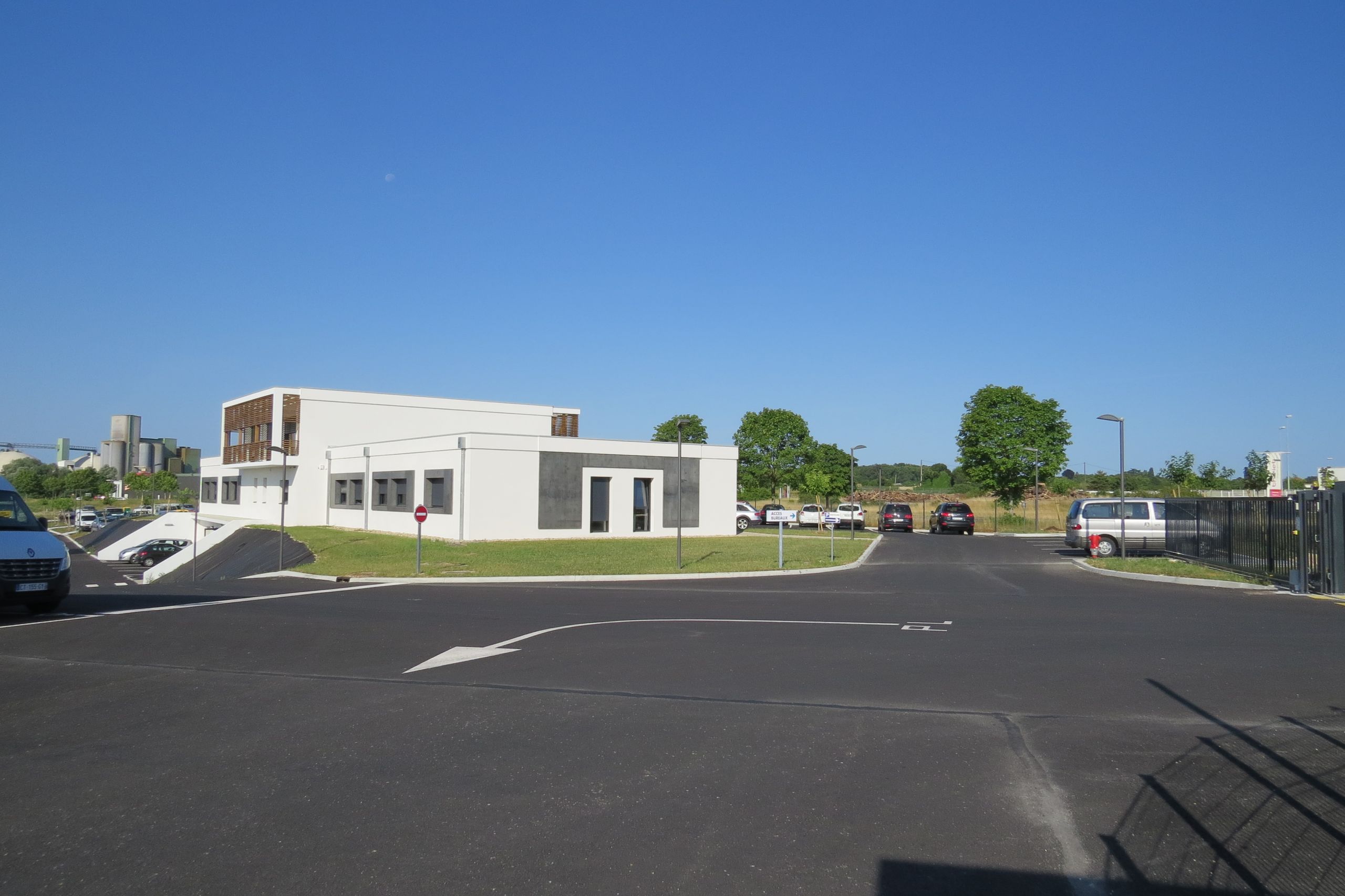 CONSTRUCTION D’UN SITE D’EXPLOITATION À SAINTES