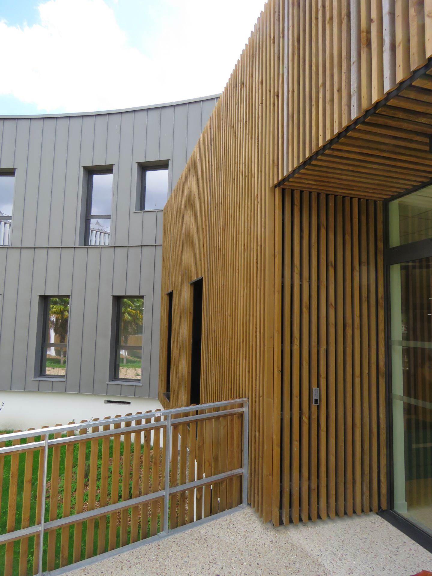 RÉHABILITATION D’UN IMMEUBLE POUR Y TRANSFÉRER LE NOUVEAU SIÈGE SOCIAL DE LA CDA DE SAINTES