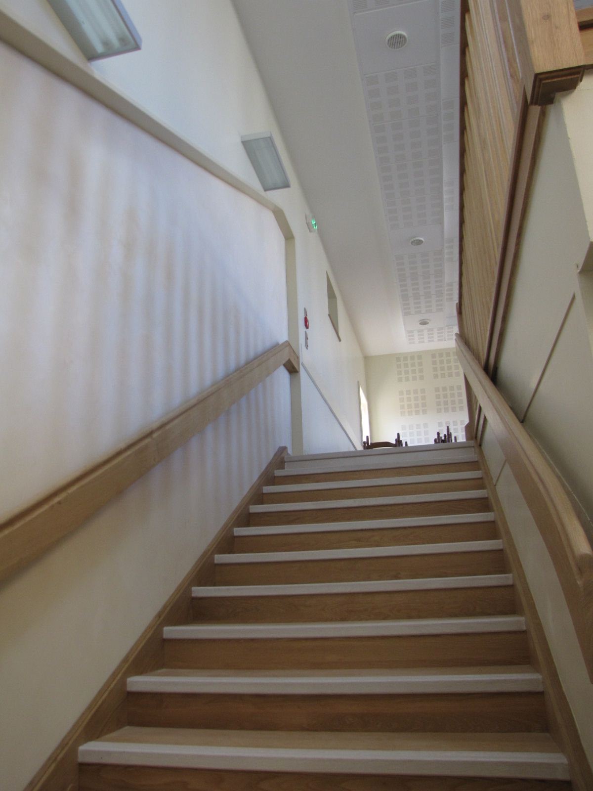 RESTRUCTURATION DE LA MAIRIE RIOUX