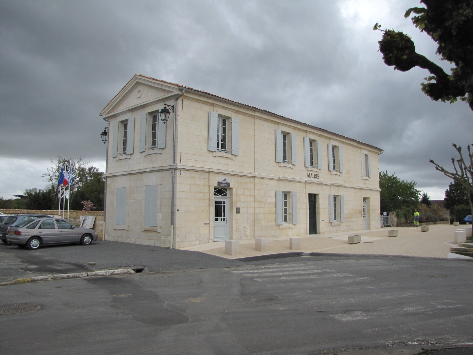 RESTRUCTURATION DE LA MAIRIE RIOUX