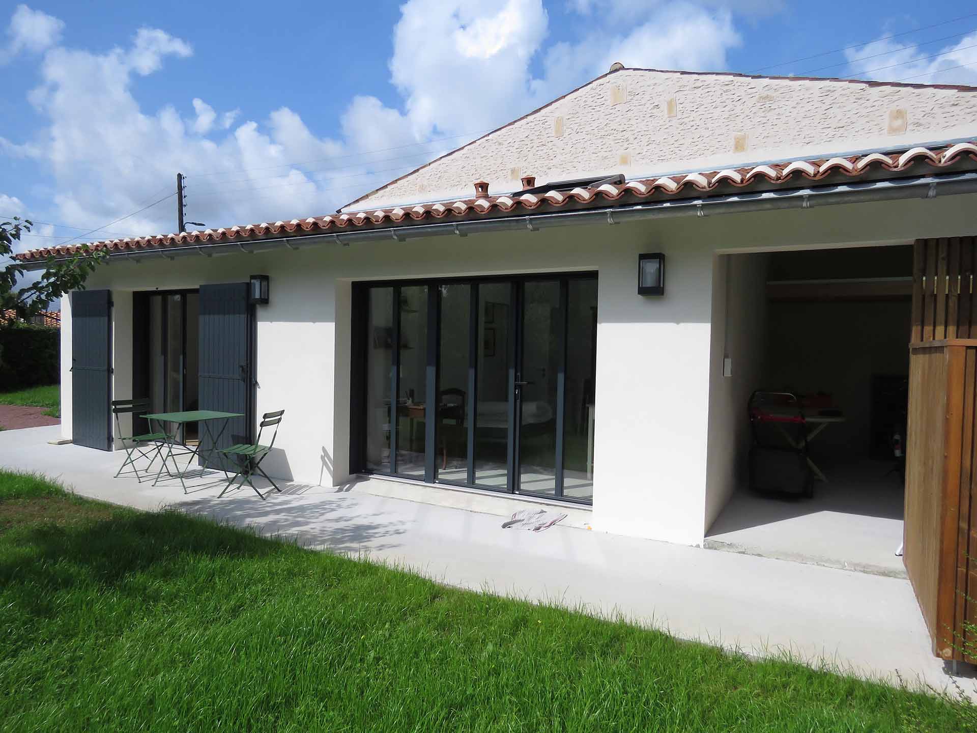 Démolition et reconstruction d’une annexe – Atelier et ses espaces à Saintes