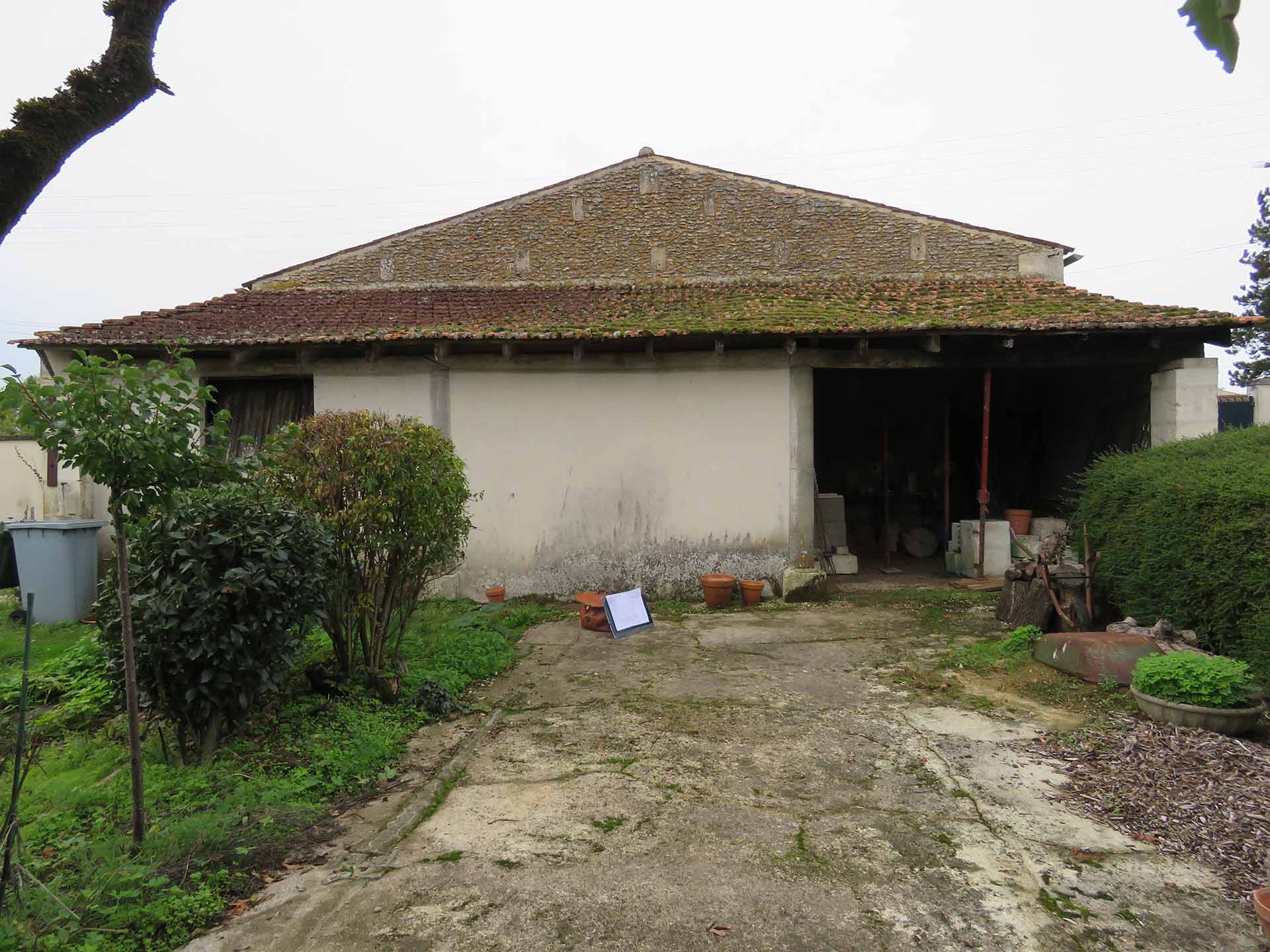 Démolition et reconstruction d’une annexe – Atelier et ses espaces à Saintes